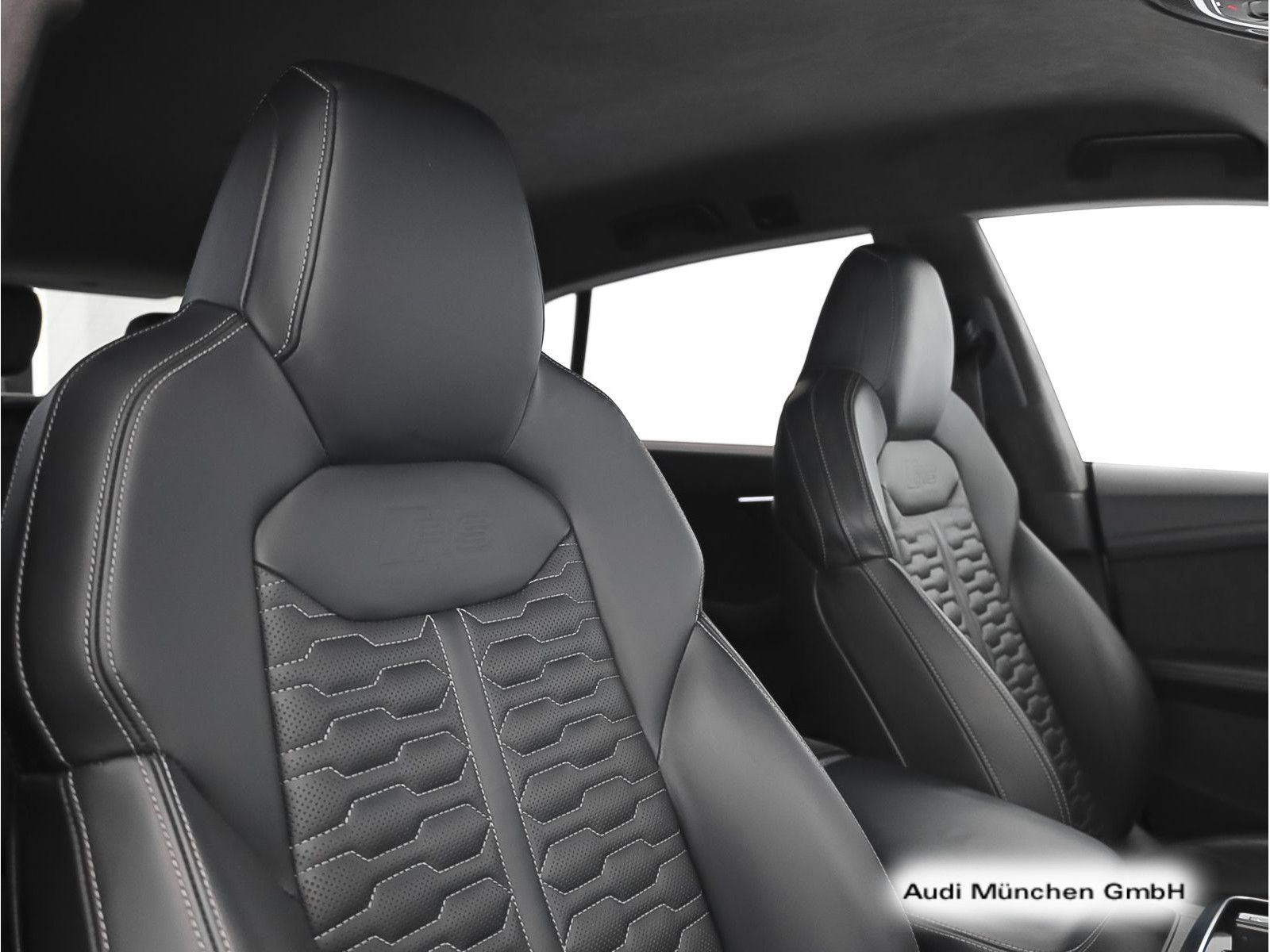Audi RS Q8 Dynamik+/Keramik/Carbon/StdHzg/AHK/B&O