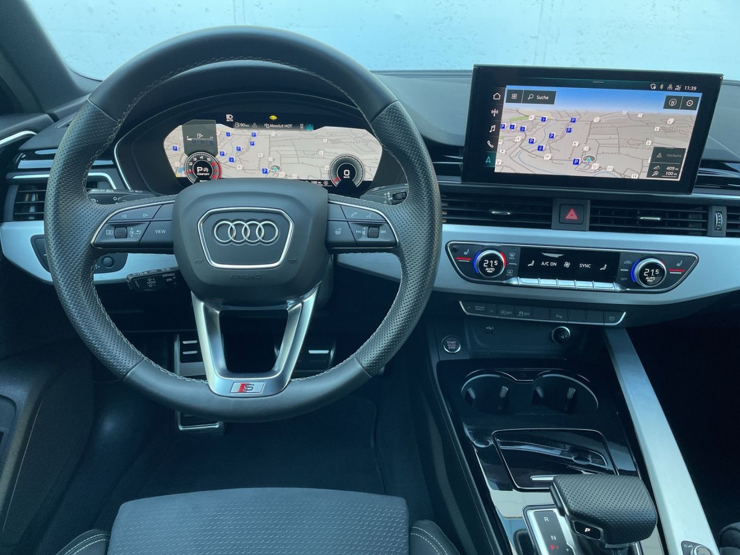 Audi A4 40 TFSI Avant S line quattro Matrix/AHK/Pano/