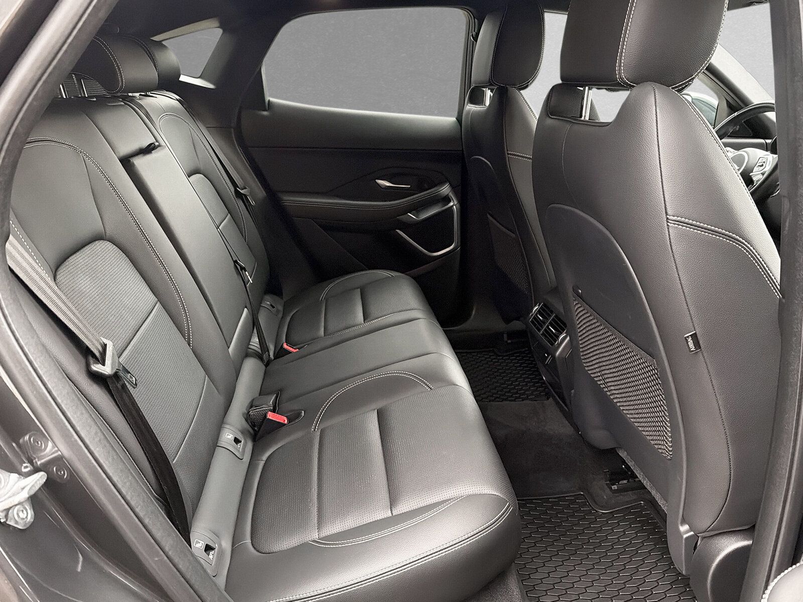Jaguar E-Pace P300e R-Dyn.SE *Plug-in*20"AHK Black-Pack