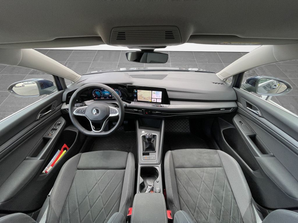 Volkswagen Golf VIII Variant 1.5 TSI Style - Samsaru's Car Outlet