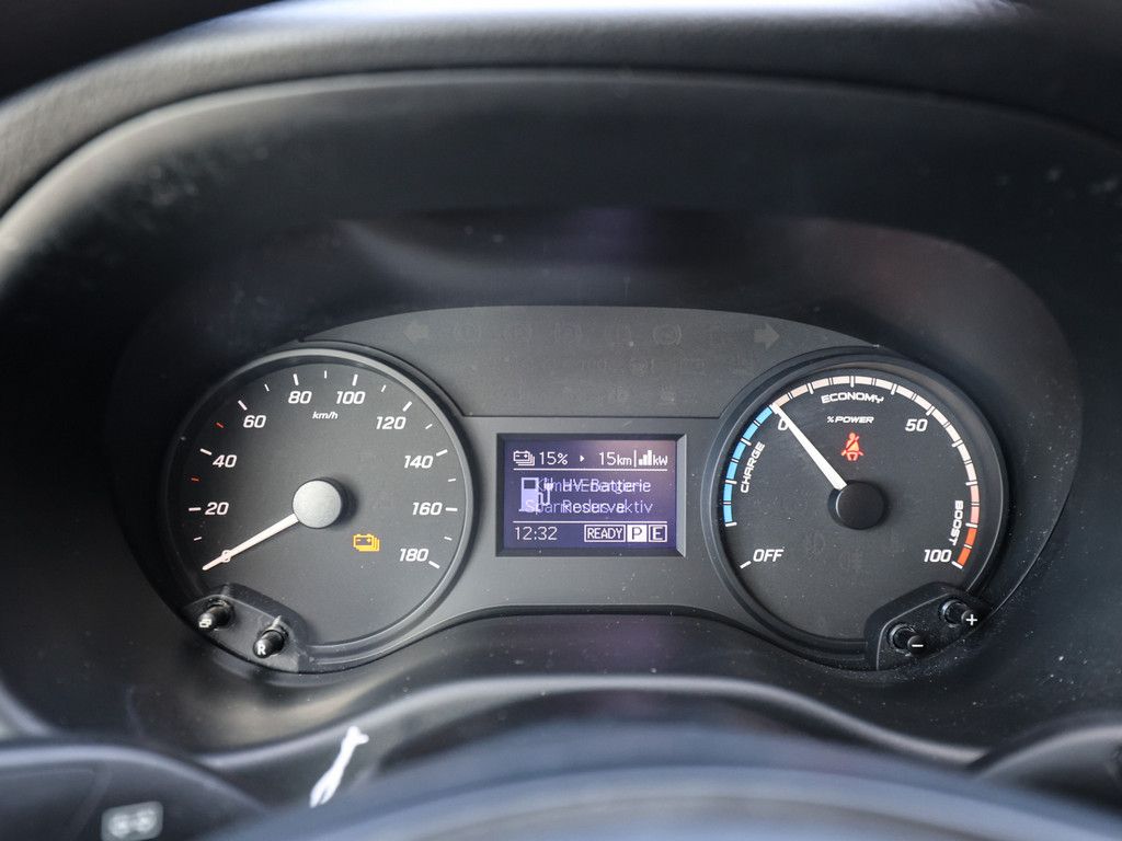 Mercedes-Benz Vito eVito 111 KA Lang - Samsaru's Car Outlet
