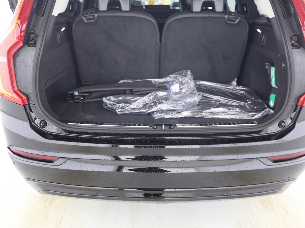 Volvo XC90 Recharge T8 Plus Dark - Samsaru's Car Outlet