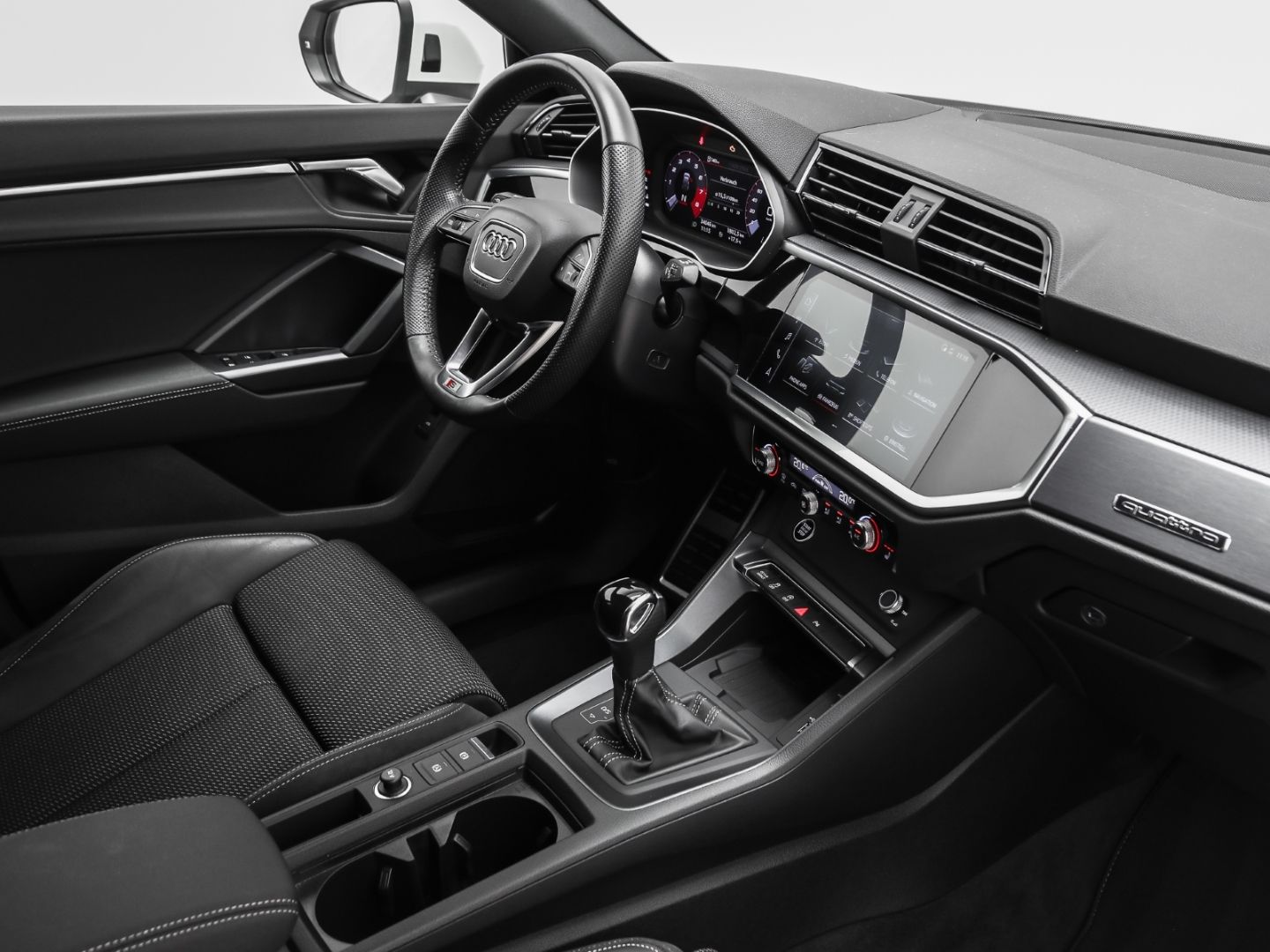 Audi Q3 Sportback 45 TFSI quattro S line - Samsaru's Car Outlet