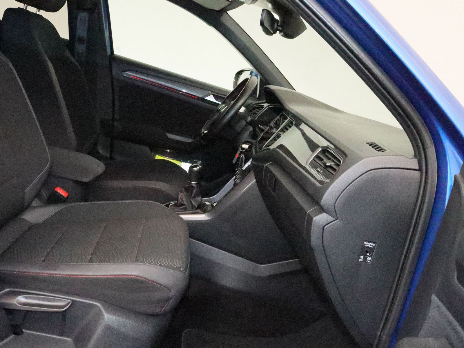 Volkswagen T-Roc 1.5 TSI Sport - Samsaru's Car Outlet