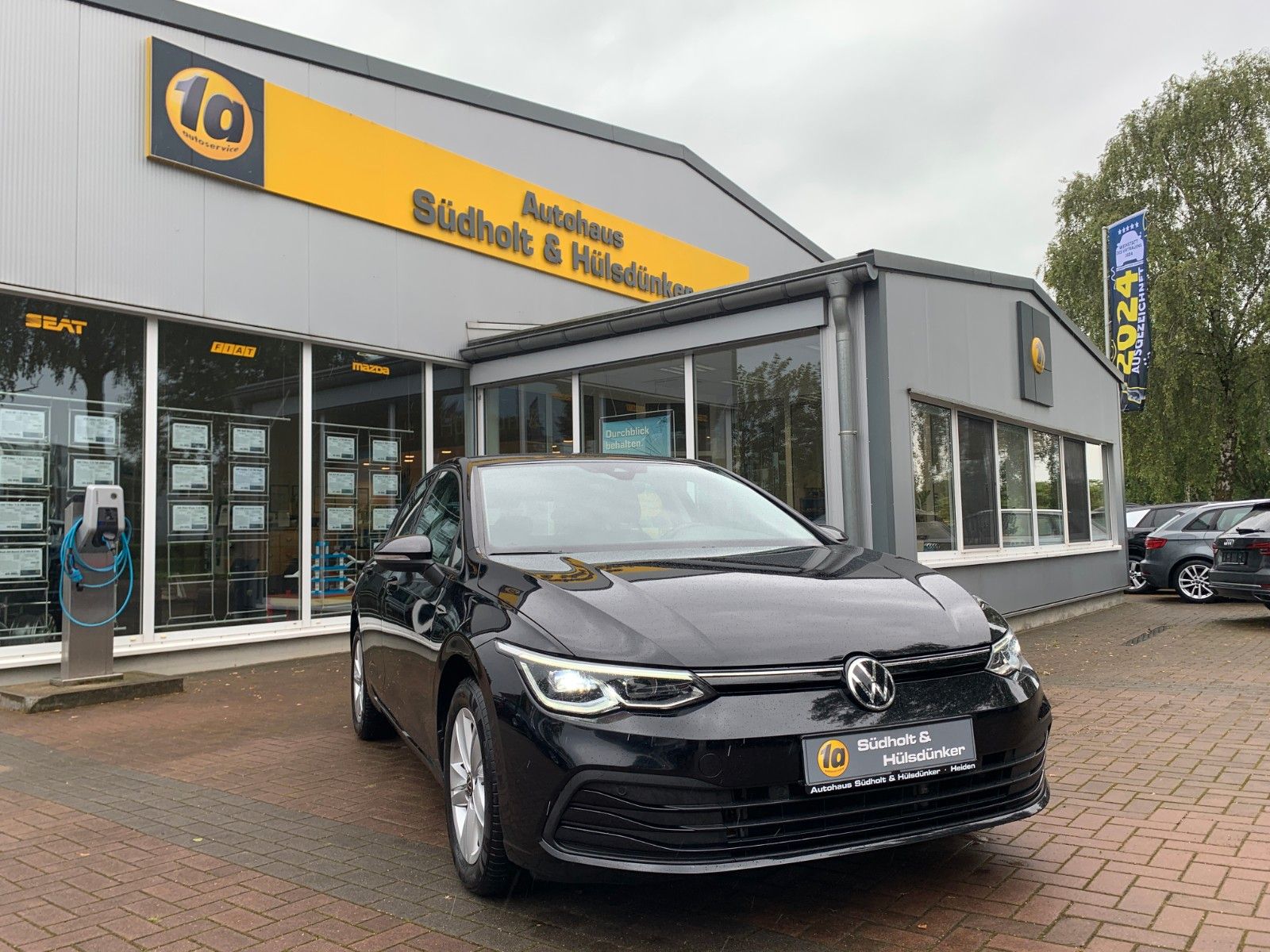 Volkswagen Golf Life - Samsaru's Car Outlet