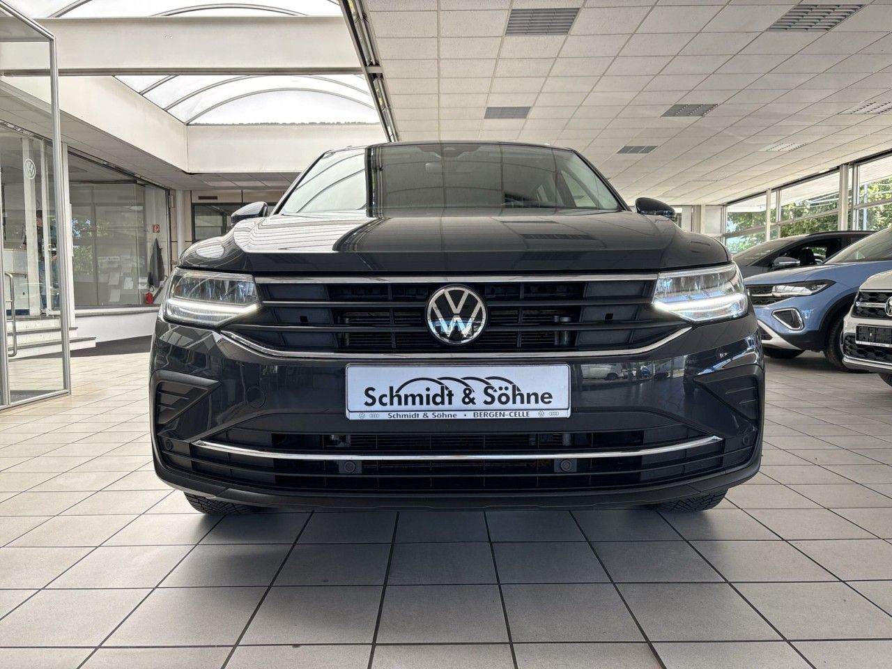 Volkswagen Tiguan 2.0 TDI Active - Samsaru's Car Outlet