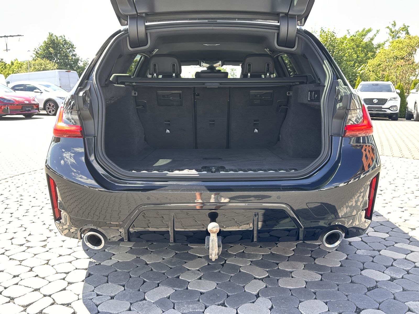 BMW 320 d xDrive M Sport - Samsaru's Car Outlet