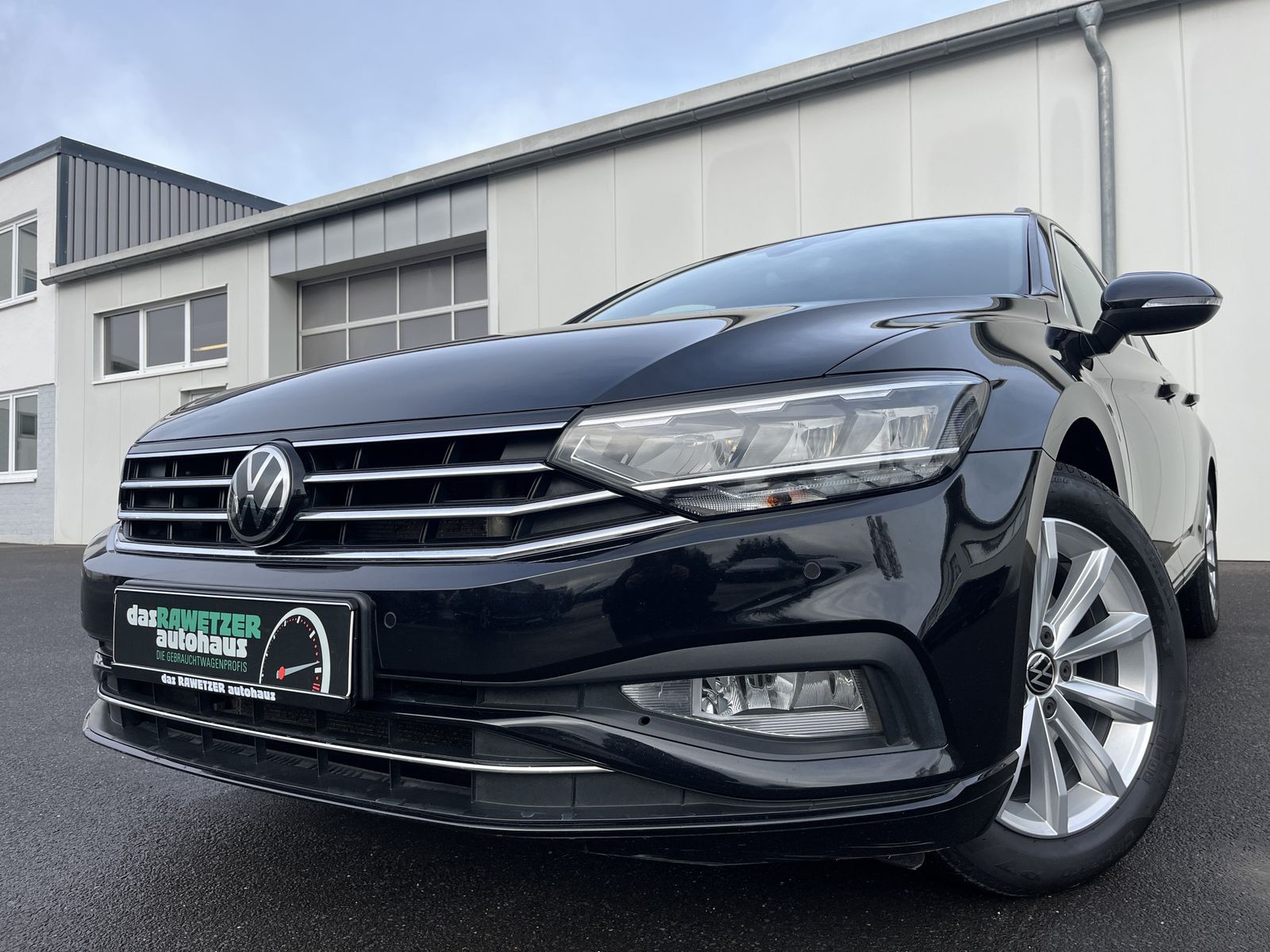 Volkswagen Passat Variant 2.0 TDI DSG 4Motion Business 188€