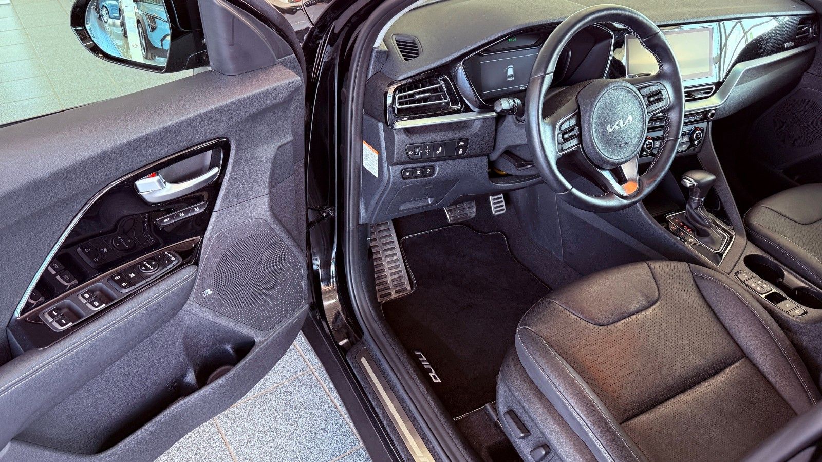 Kia Niro 1.6 Spirit Plug-in Hybrid - Samsaru's Car Outlet