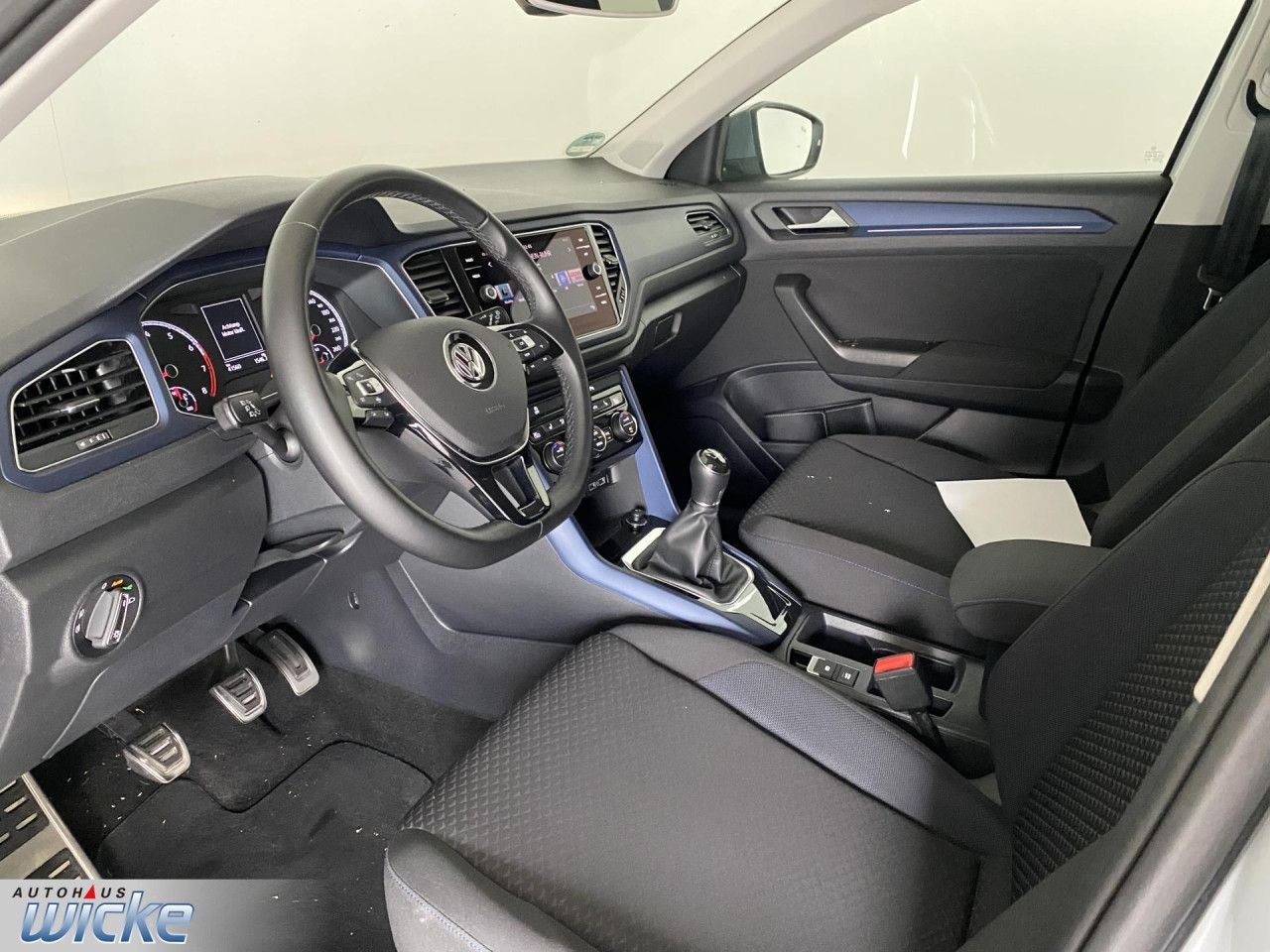 Volkswagen T-Roc 1.0 TSI United - Samsaru's Car Outlet