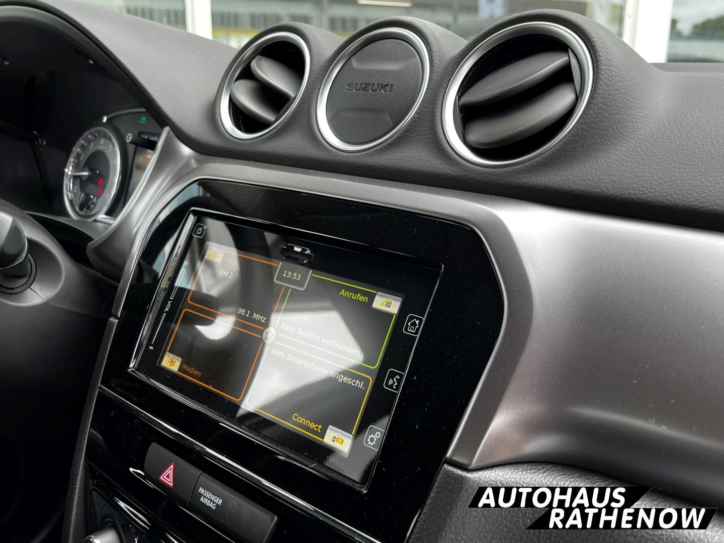 Suzuki Vitara 1.5 Hybrid Comfort 4x4 Allrad - Samsaru's Car Outlet