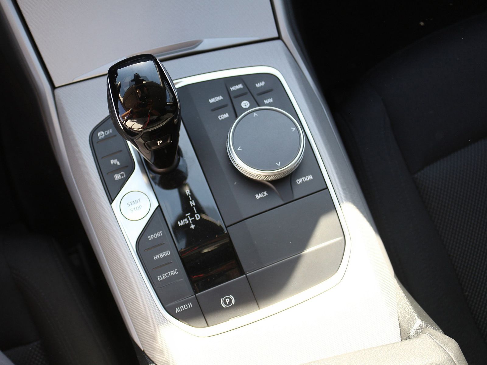 BMW 330e Touring Advantage - Samsaru's Car Outlet