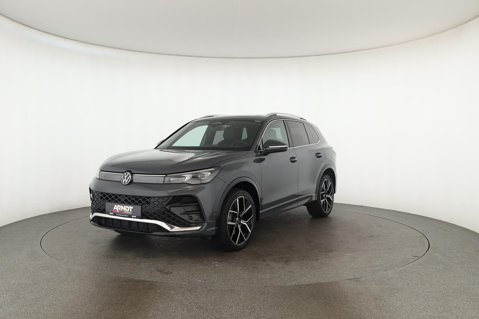 Volkswagen Tiguan 2.0 TDI 4M DSG R-Line Leder Pano Navi 360