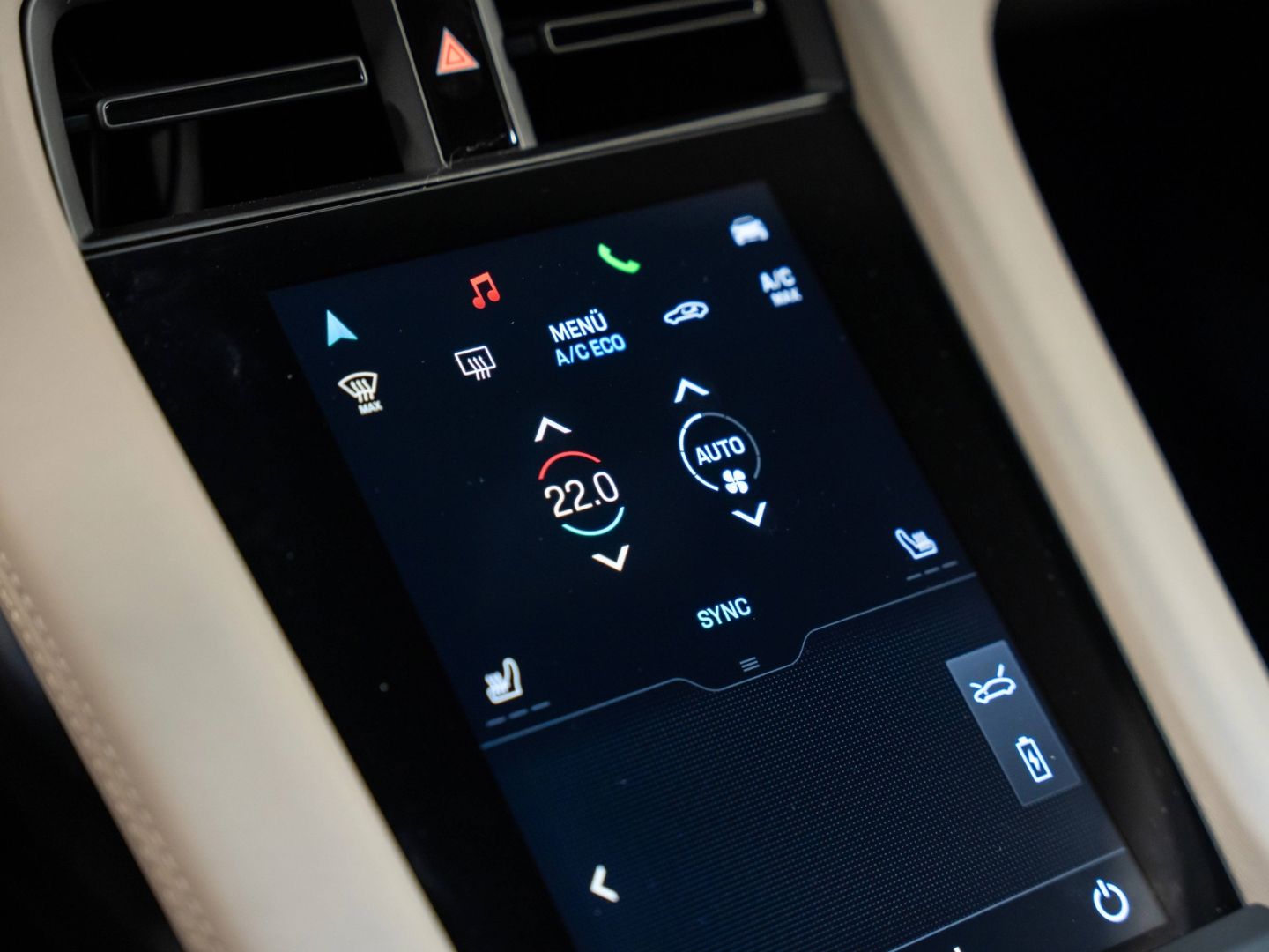 Porsche Taycan GTS InnoDrive Burmester Beifahrerdisplay
