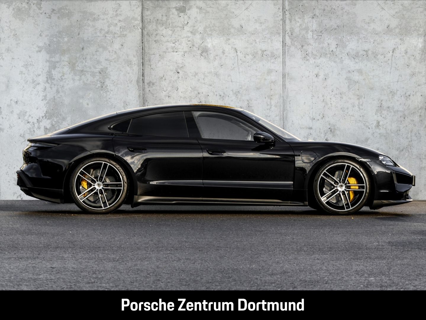 Porsche Taycan Turbo S LED-Matrix Burmester InnoDrive