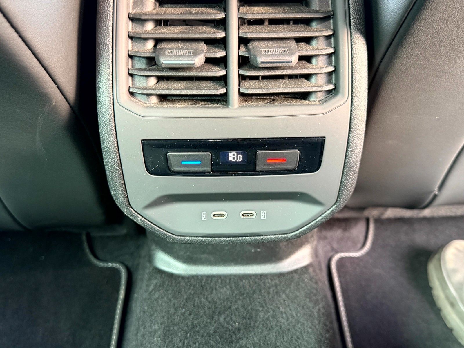 Seat Leon 1.5 eTSI ACT FR DSG Sportstourer Navi_Kamer