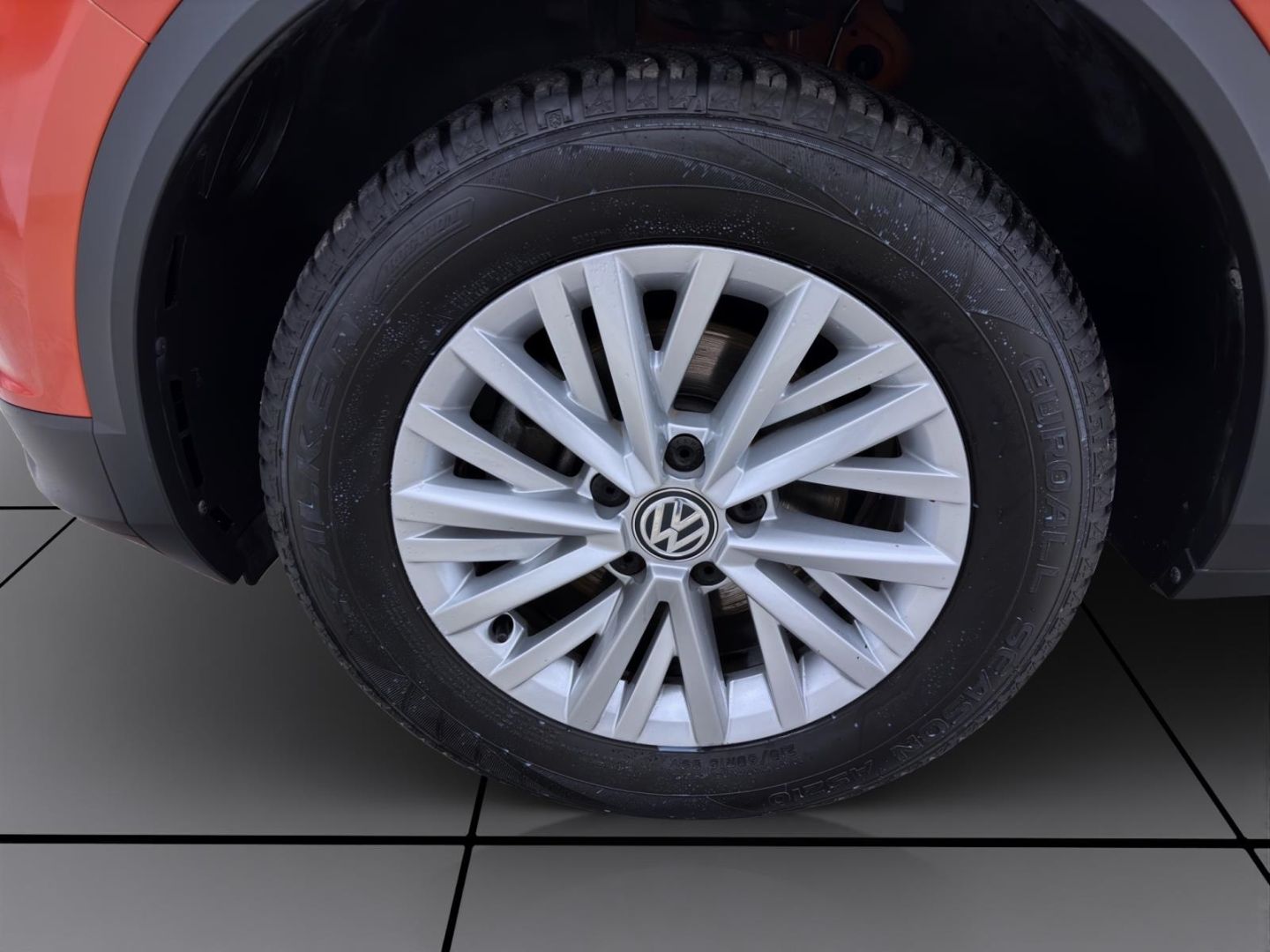 Volkswagen T-Roc 1.0 TSI - Samsaru's Car Outlet