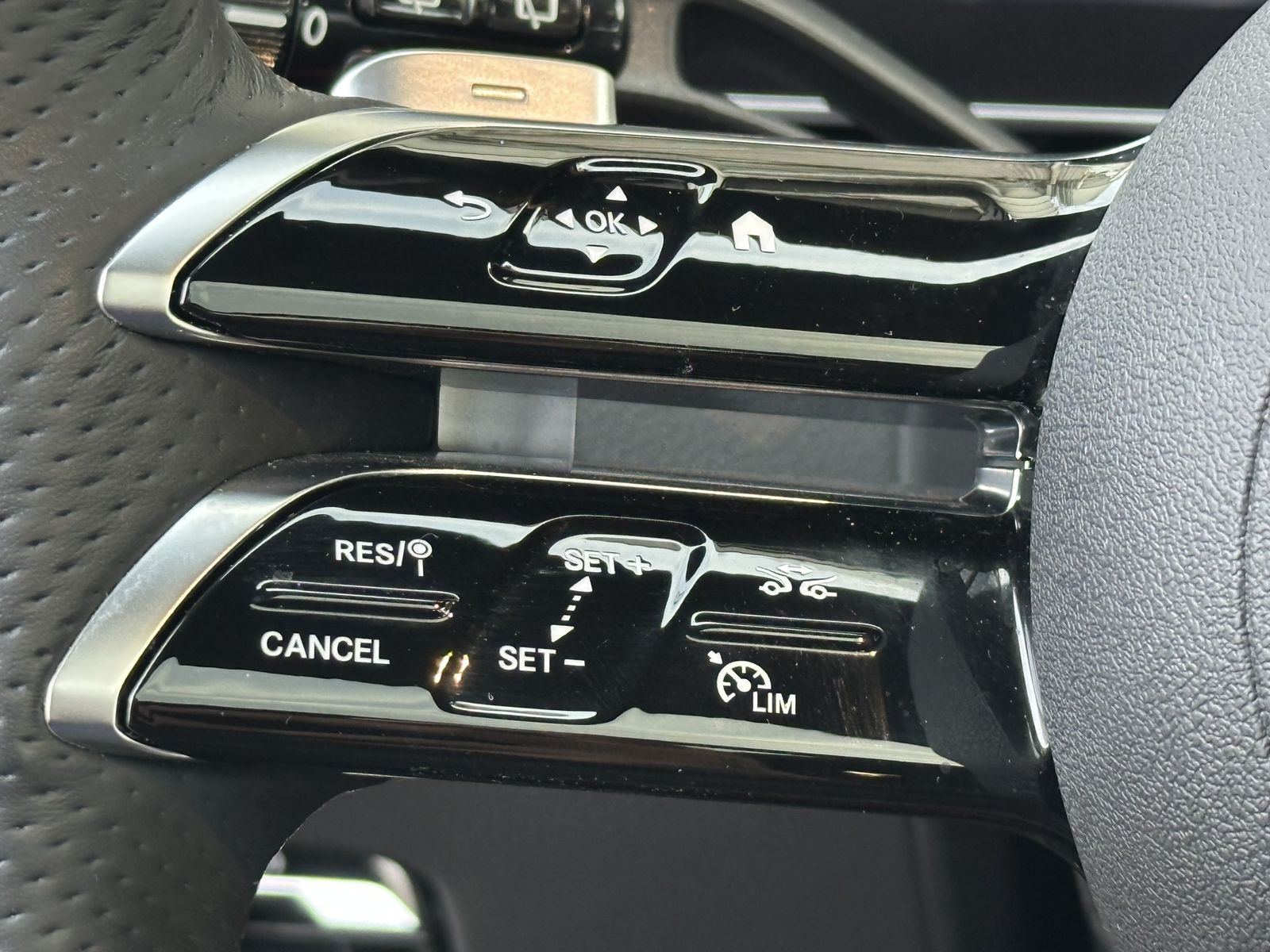 Mercedes-Benz GLC 300 4Matic 9G-TRONIC AMG Line Advanced