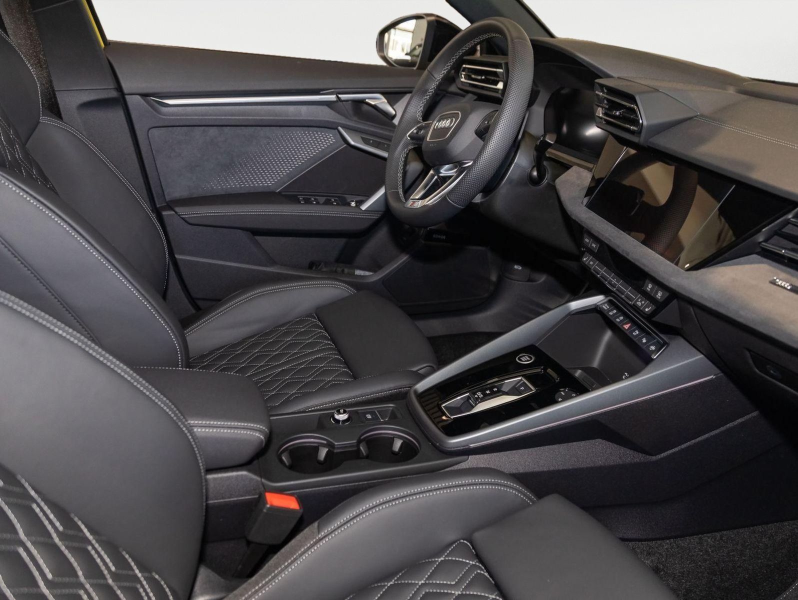 Audi A3 allstreet 35TFSI Stronic - Samsaru's Car Outlet