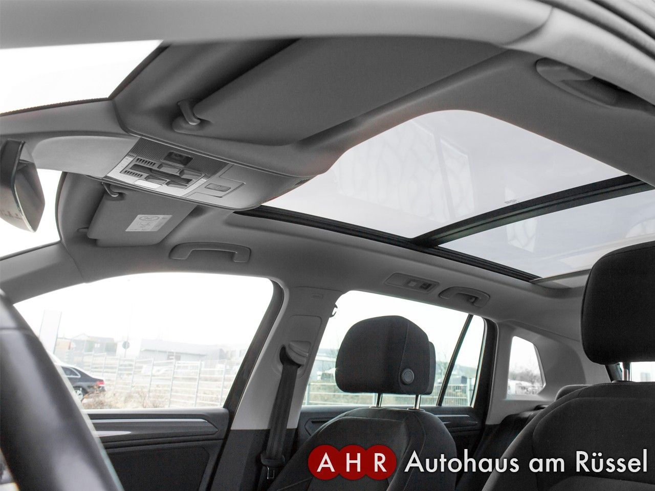 Volkswagen Tiguan Highline 2.0 TDI 4Motion - Samsaru's Car Outlet