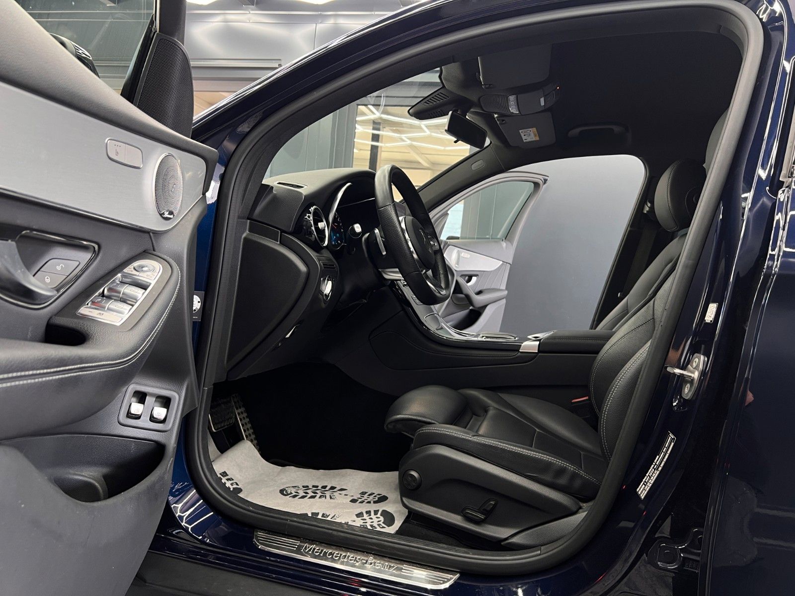 Mercedes-Benz GLC 300e 4M Coupé AMG - Samsaru's Car Outlet