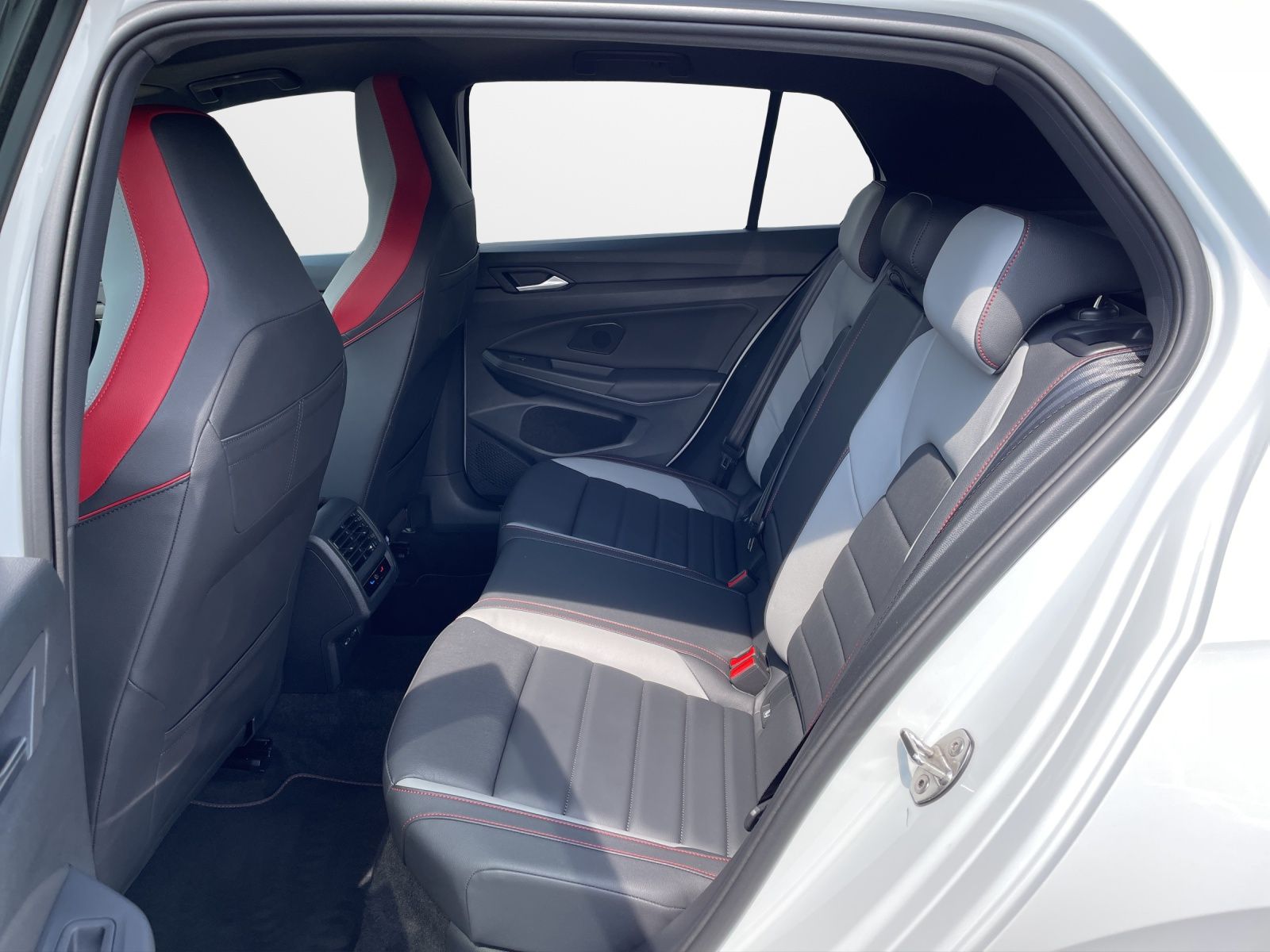Volkswagen Golf GTI Clubsport 2.0 TSI DSG Black Style  Head