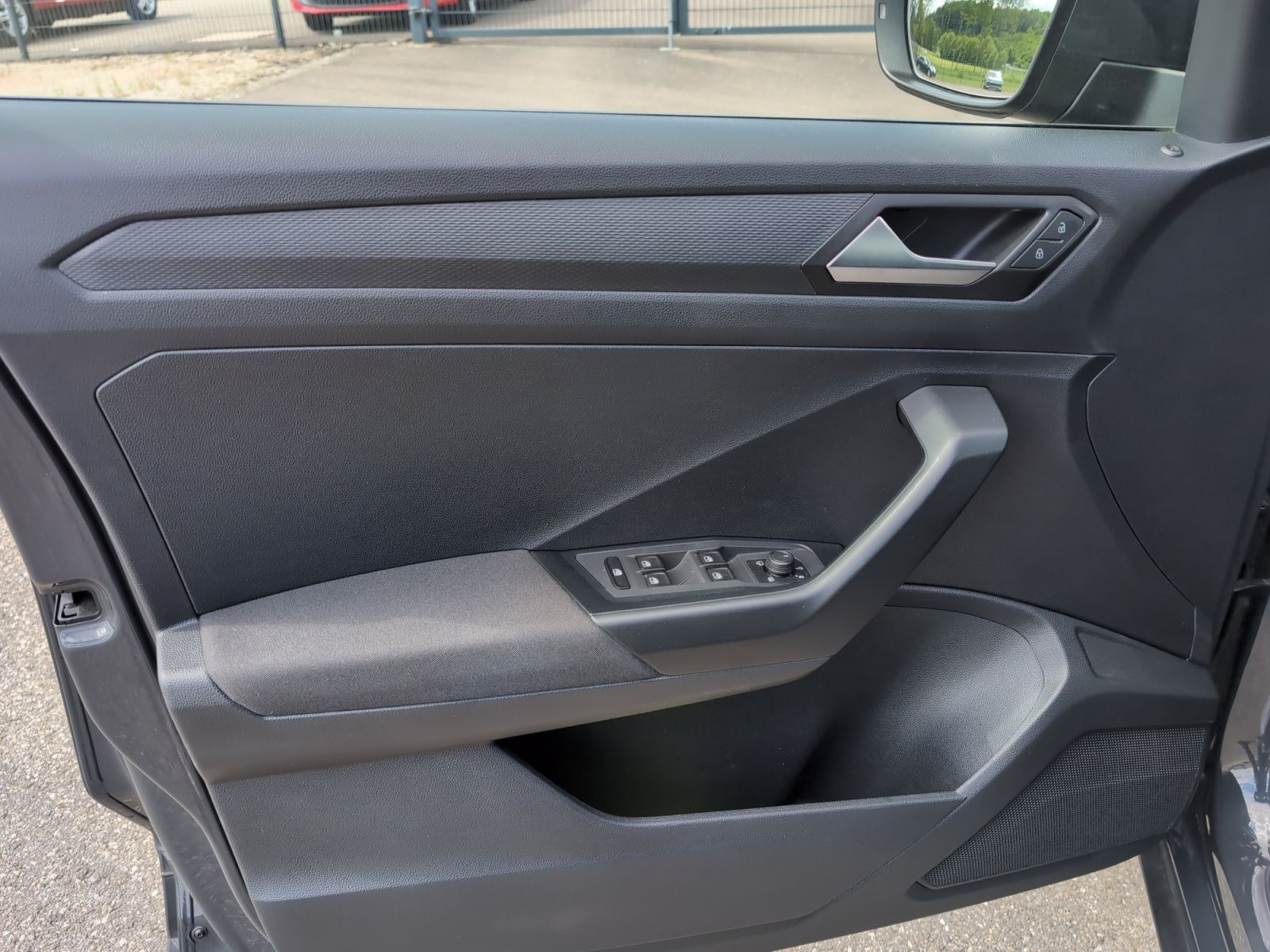 Volkswagen T-Roc 1.0TSI - Samsaru's Car Outlet