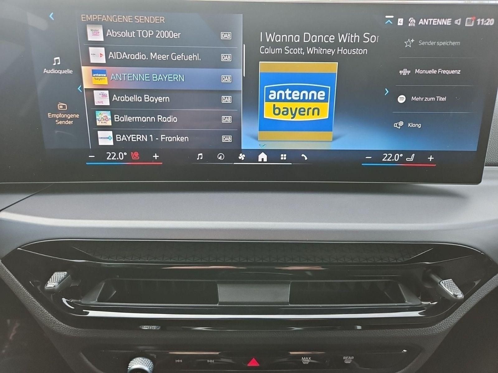 BMW 318d Touring/NAVI/AHK/LED/DAB/HUD/LiveCockpit