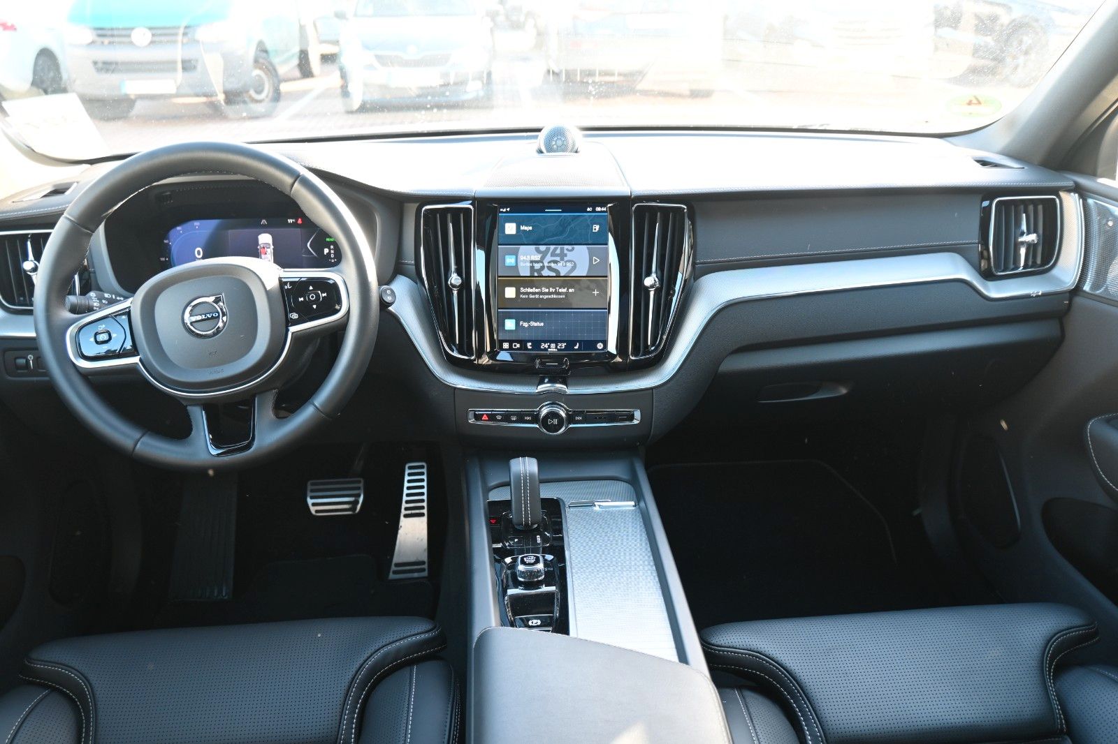 Volvo XC60 R Design PHEV - Samsaru's Car Outlet