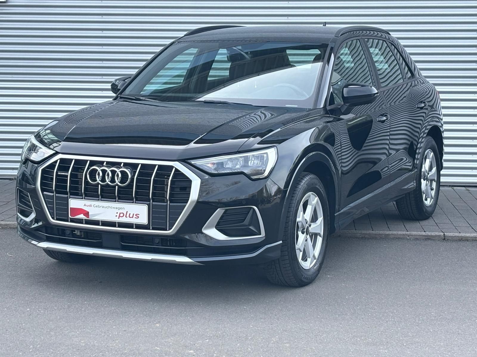 Audi Q3 35 TDI quattro - Samsaru's Car Outlet