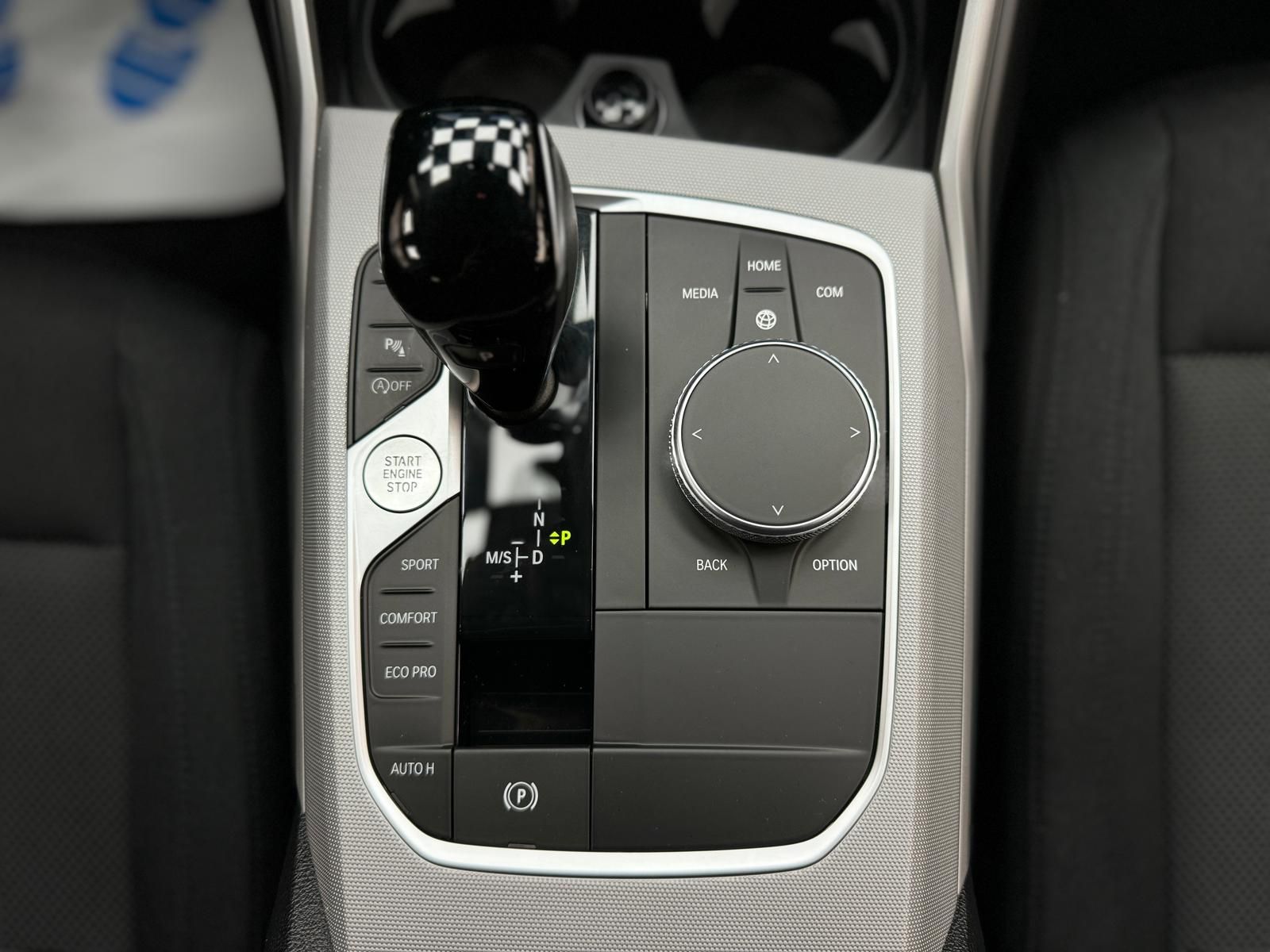 BMW 320i Advantage - Samsaru's Car Outlet