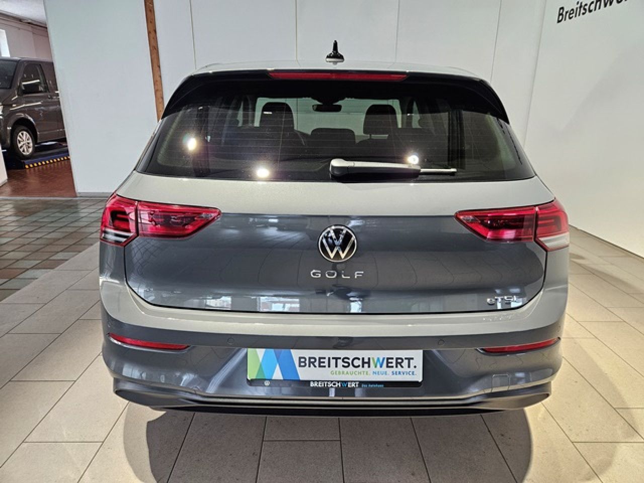 Volkswagen Golf 1.5 eTSI Life DSG - Samsaru's Car Outlet