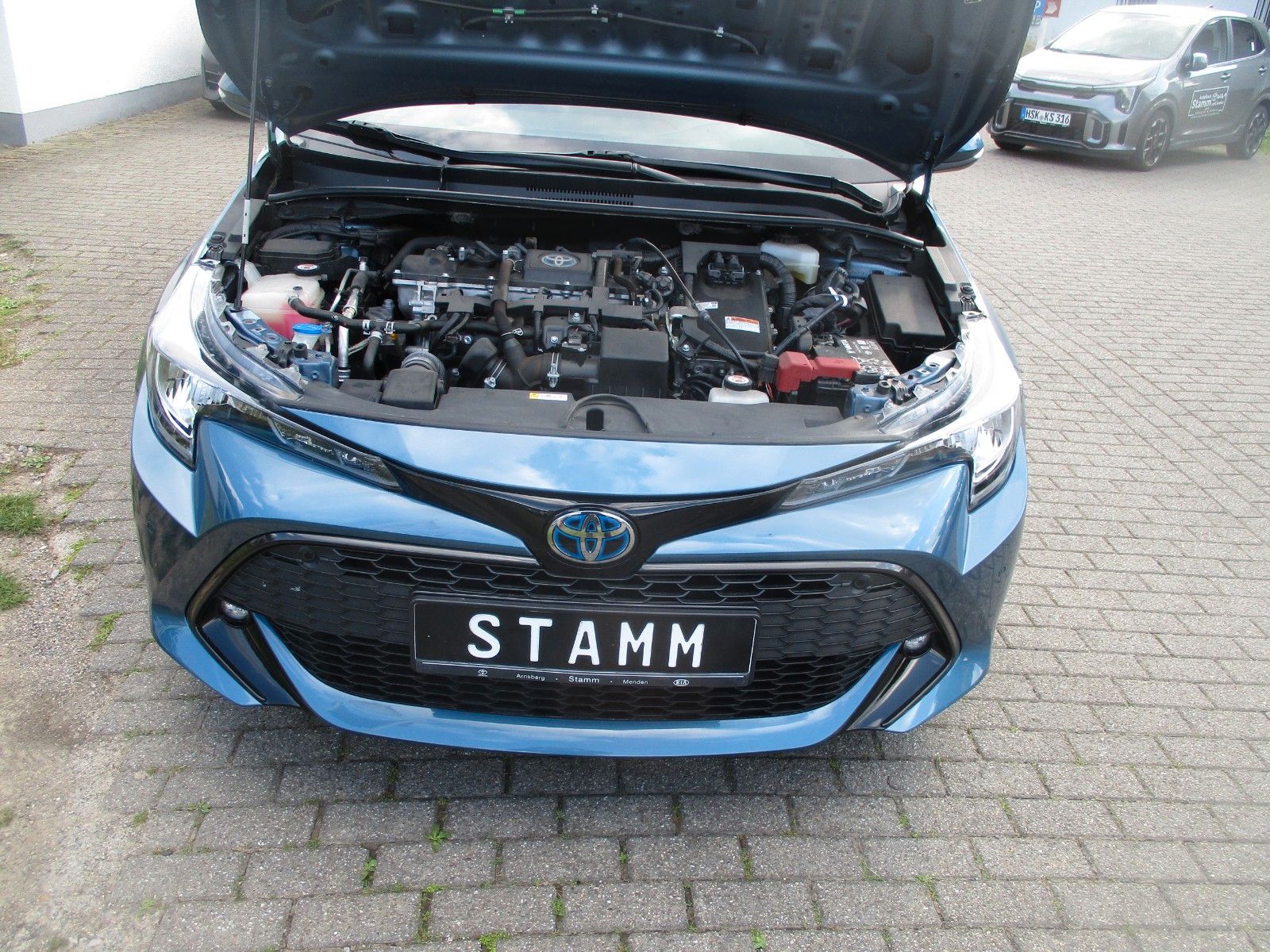 Toyota Corolla 1.8 Hybrid Comfort Touring Sports - Samsaru's Car Outlet
