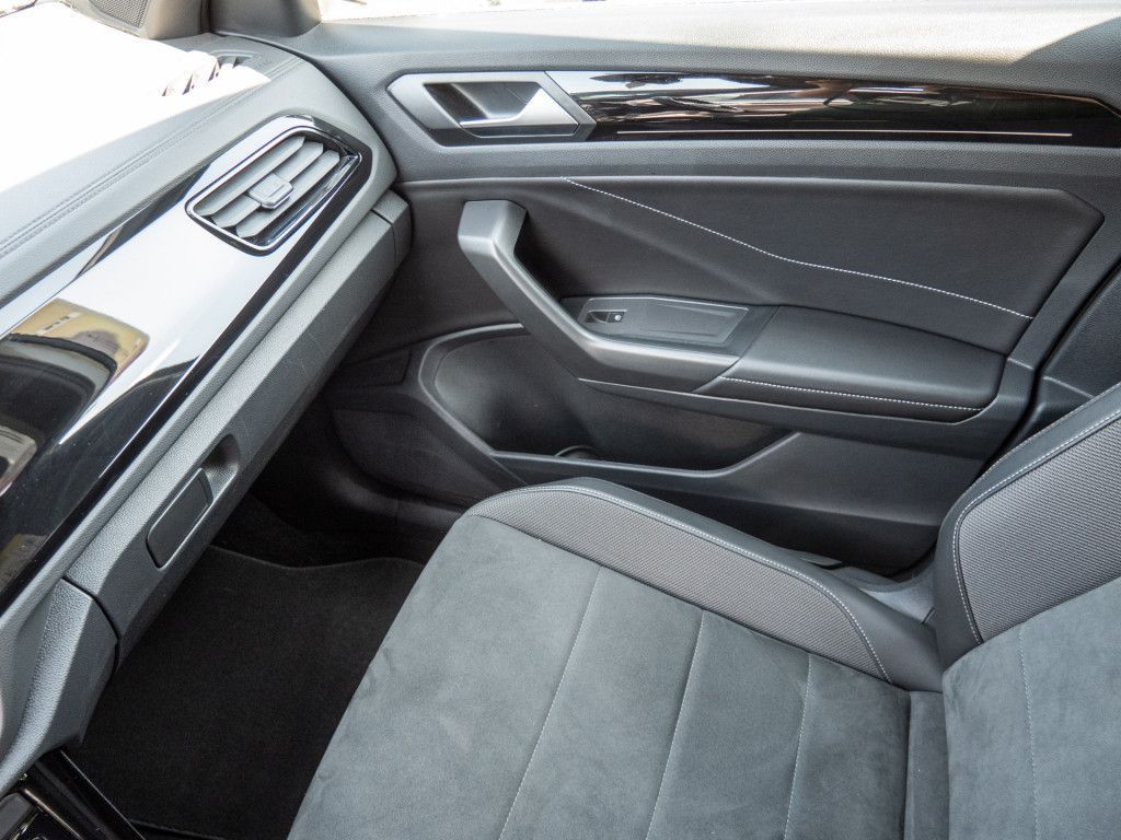 Volkswagen T-Roc 1.5 TSI DSG Style - Samsaru's Car Outlet