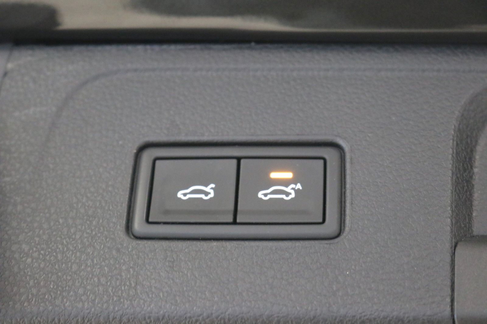 Volkswagen Passat Alltrack DCC HUD Matrix STHZ 360 Pano ACC