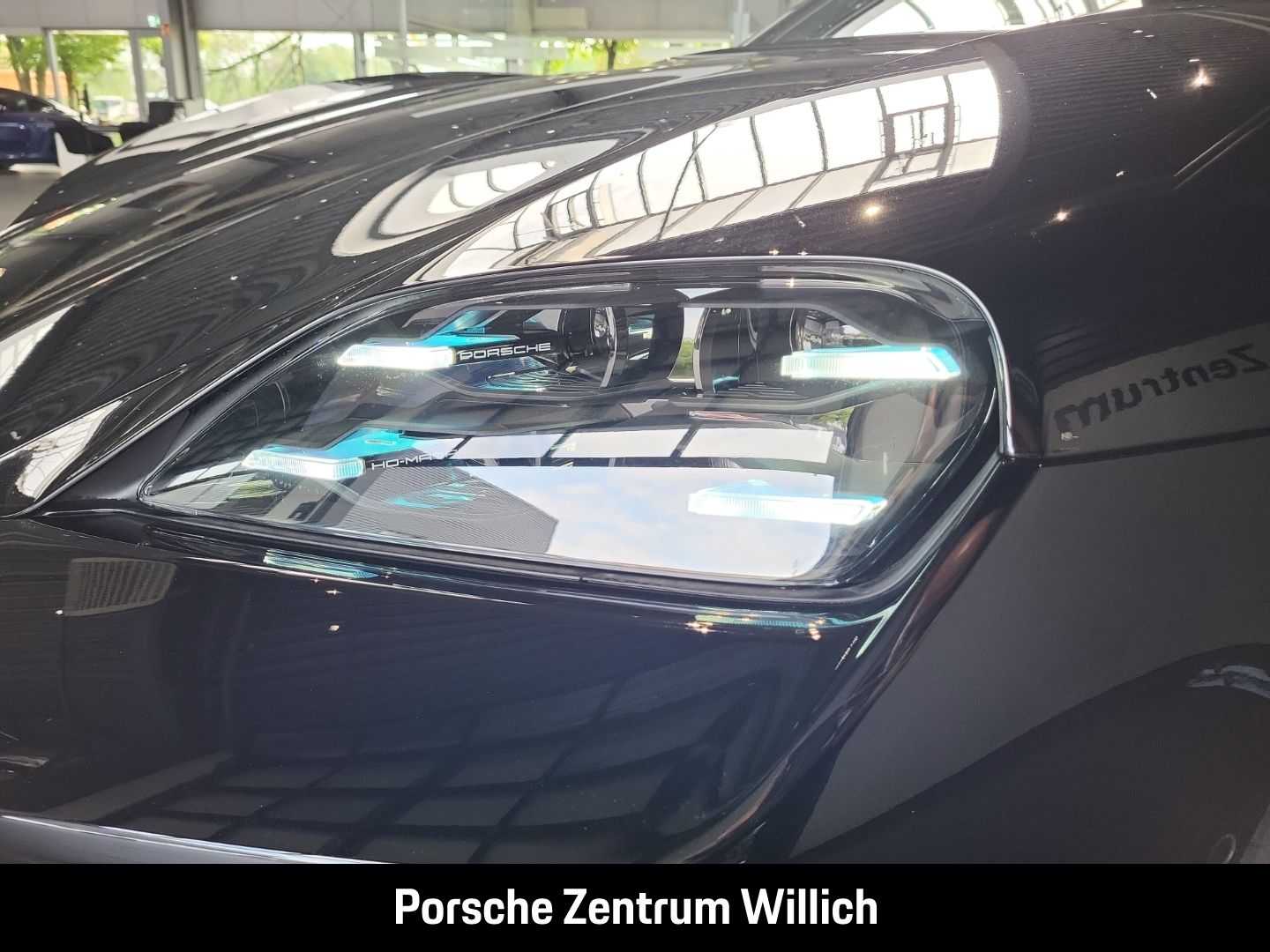 Porsche Taycan GTS HA-Lenkung Active-Ride Head-Up