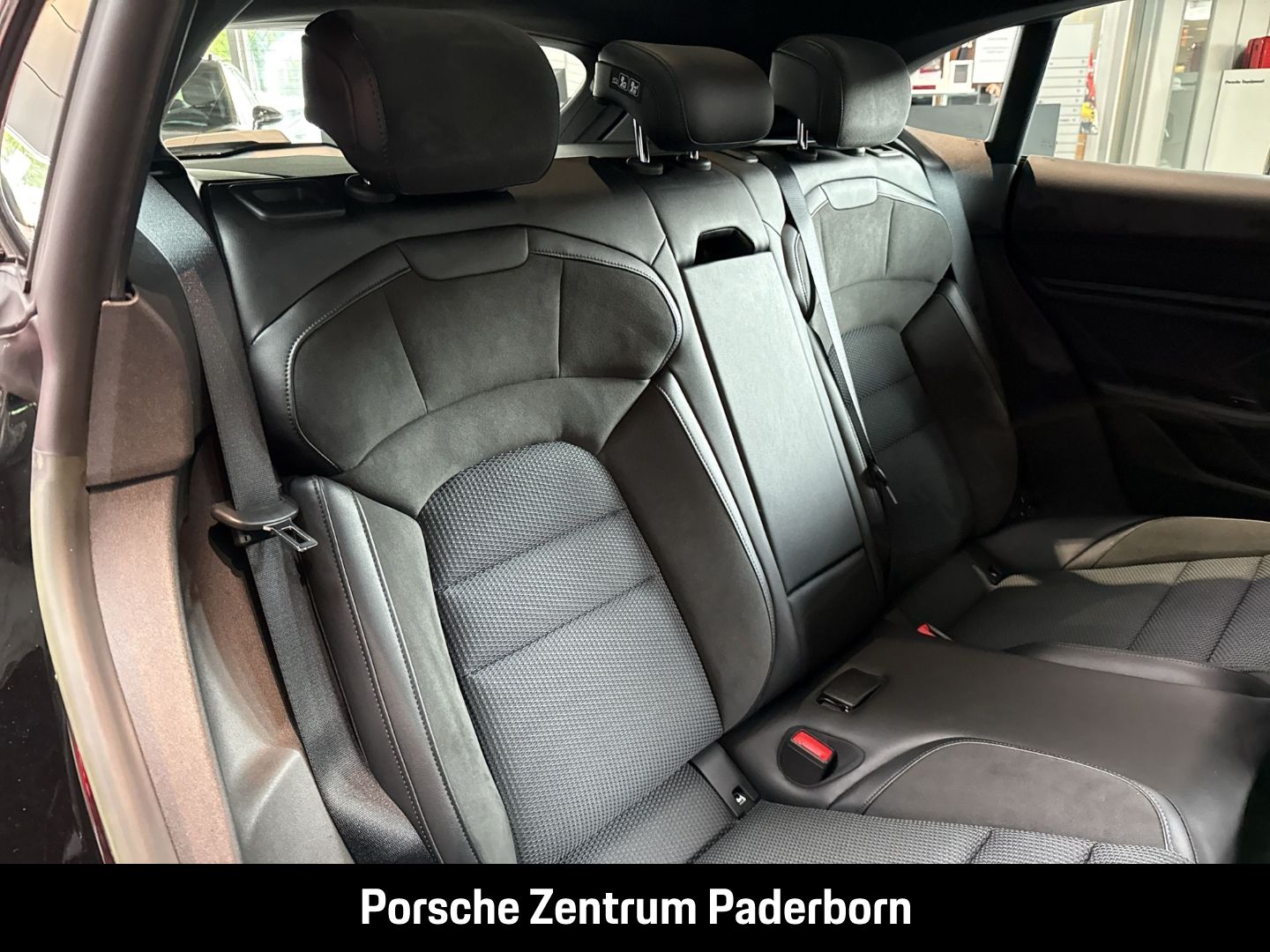 Porsche Taycan 4S Cross Turismo InnoDrive Surround-View
