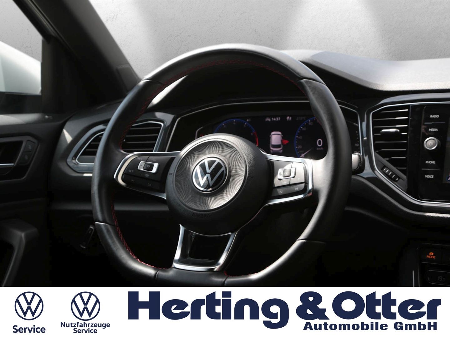 Volkswagen T-Roc R-Line - Samsaru's Car Outlet
