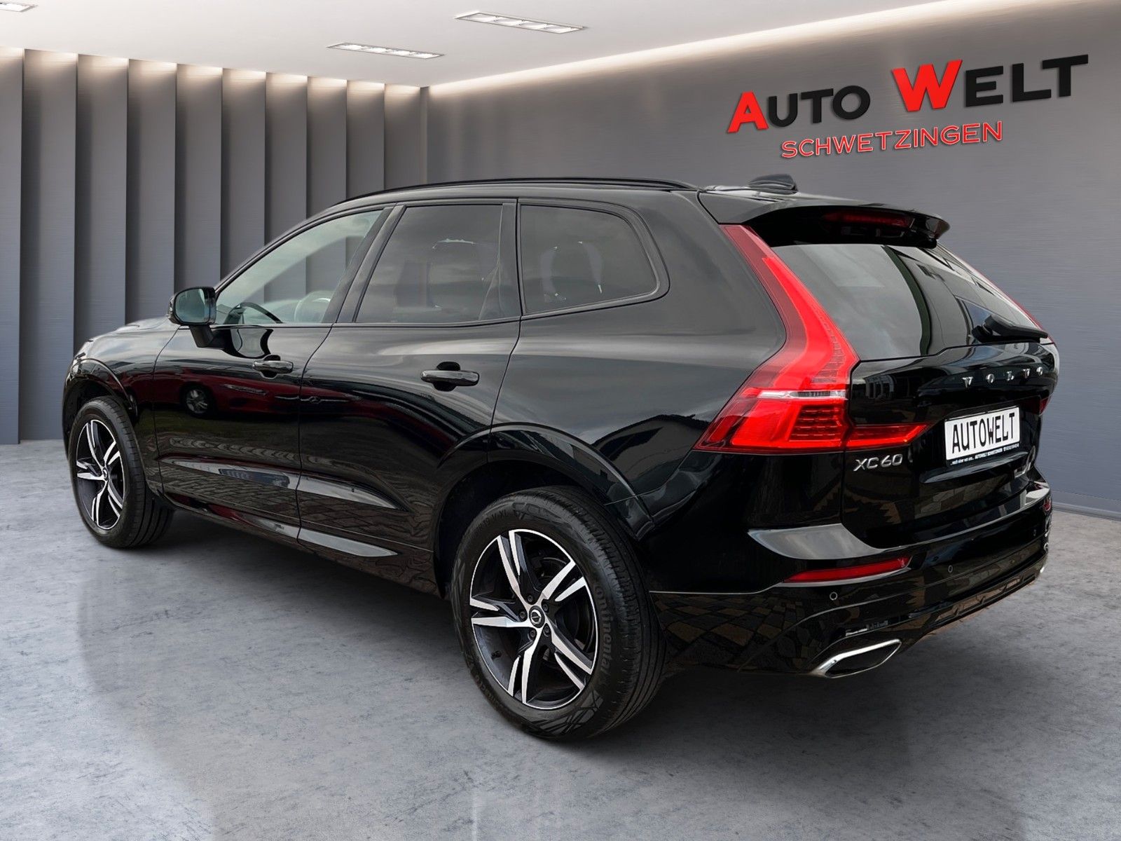 Volvo XC 60 R-Design - Samsaru's Car Outlet