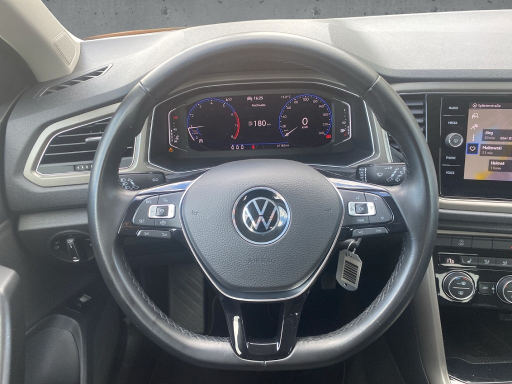 Volkswagen T-Roc 1.0 TSI Style - Samsaru's Car Outlet