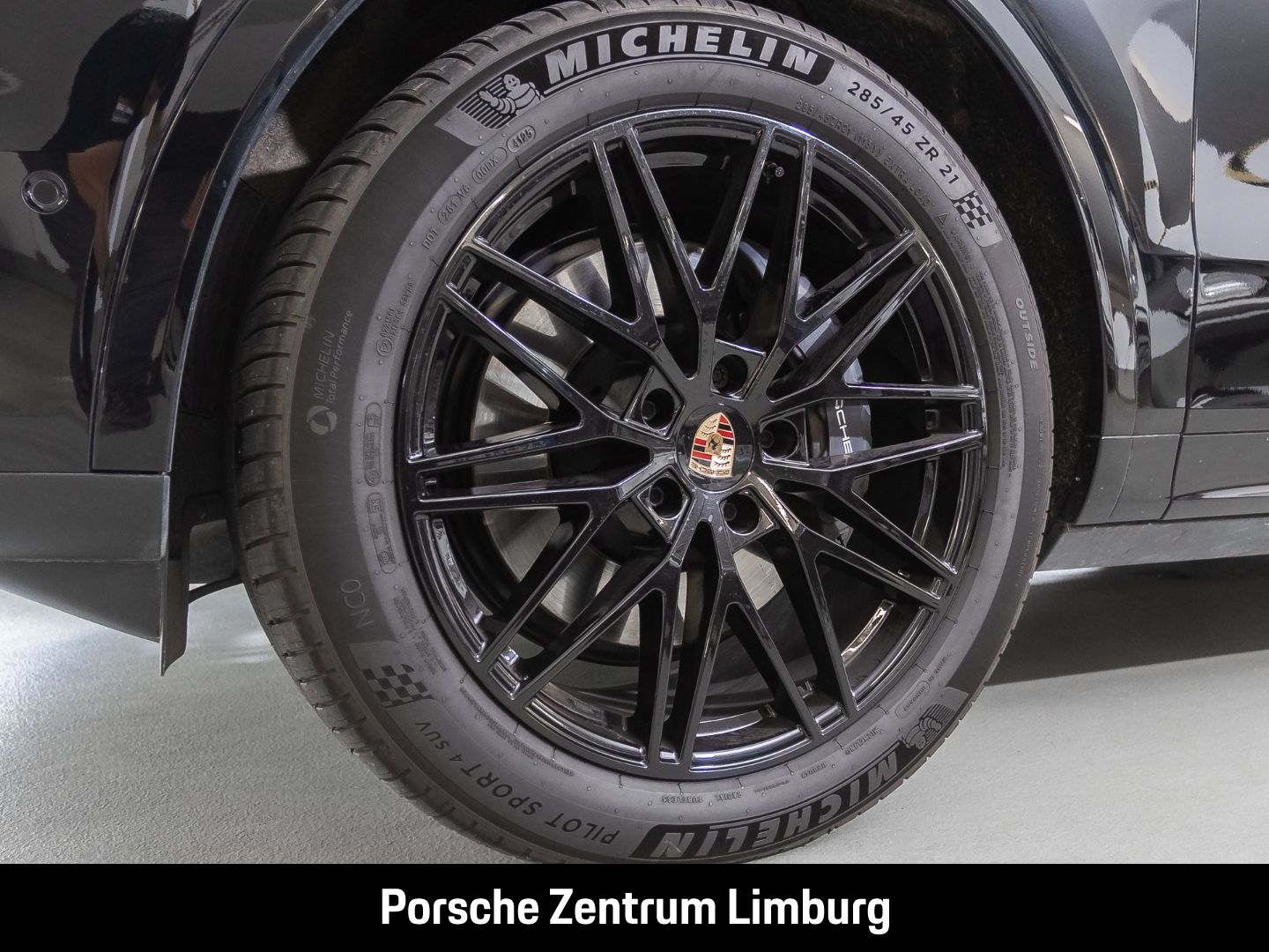 Porsche Cayenne E-Hybrid Coupe Black Edition Burmester