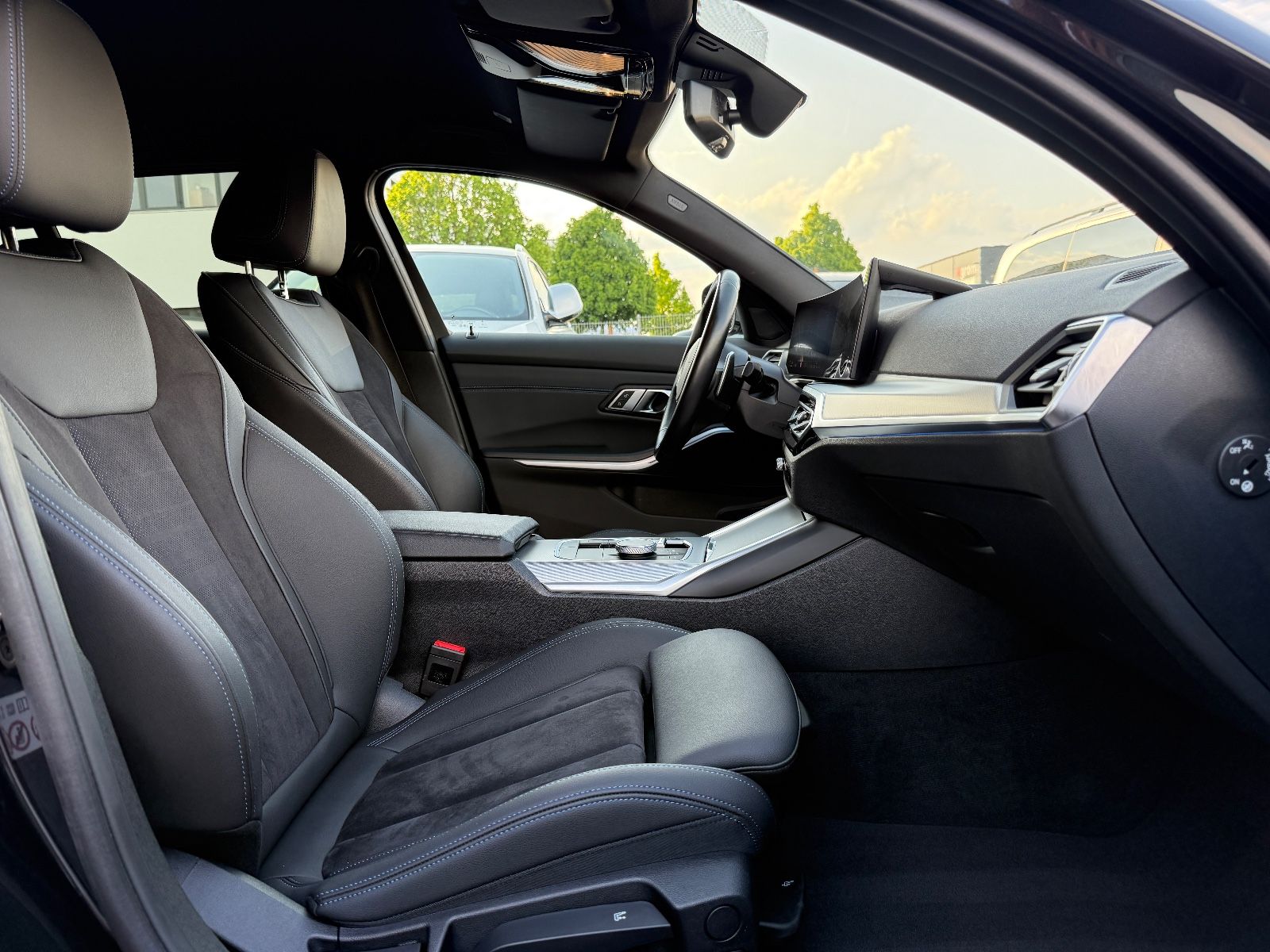 BMW 320 d xDrive M-SPORT - Samsaru's Car Outlet