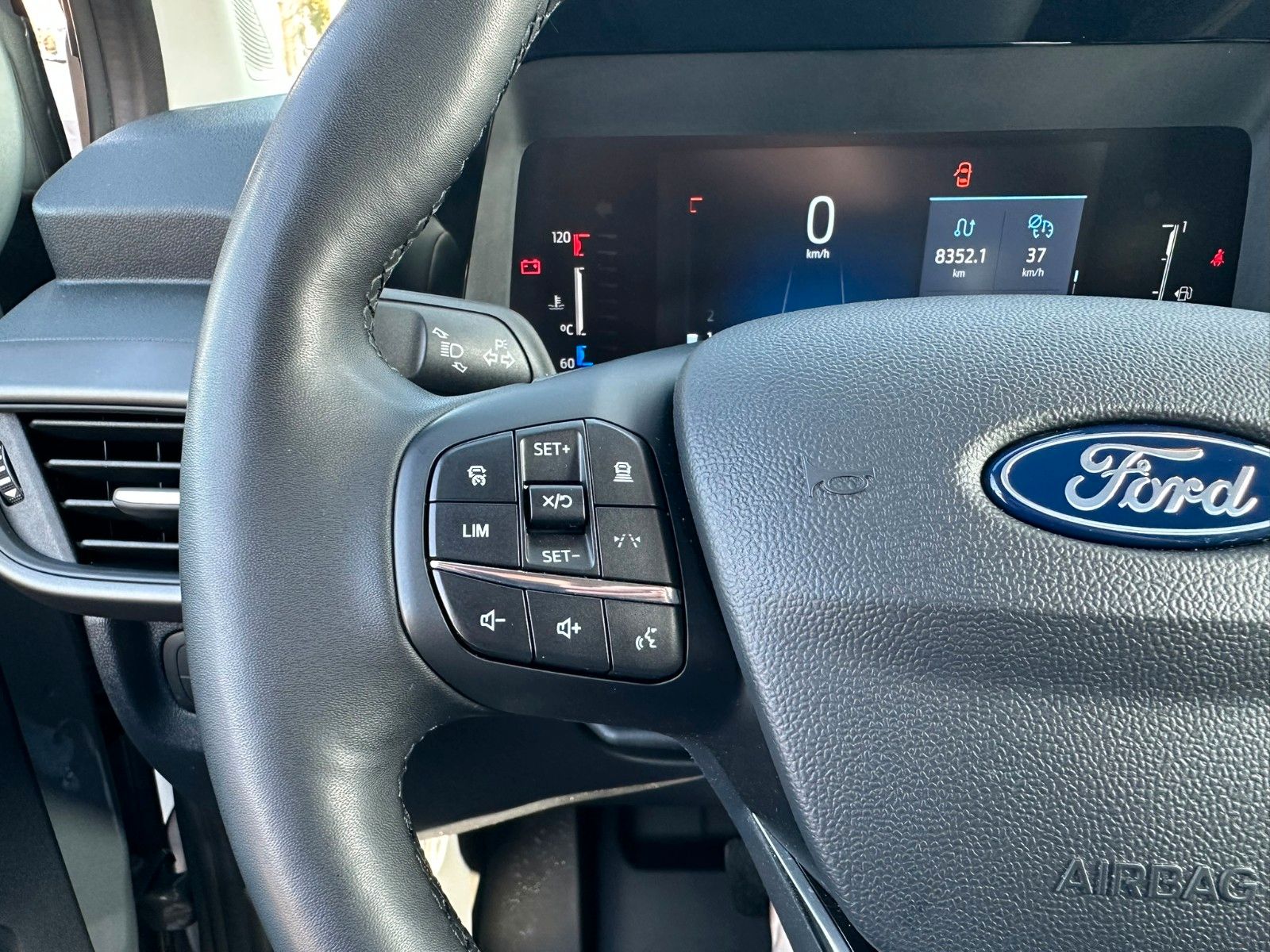 Ford Transit Courier Limited Aut. *AHK/ Navi/ Kamera*