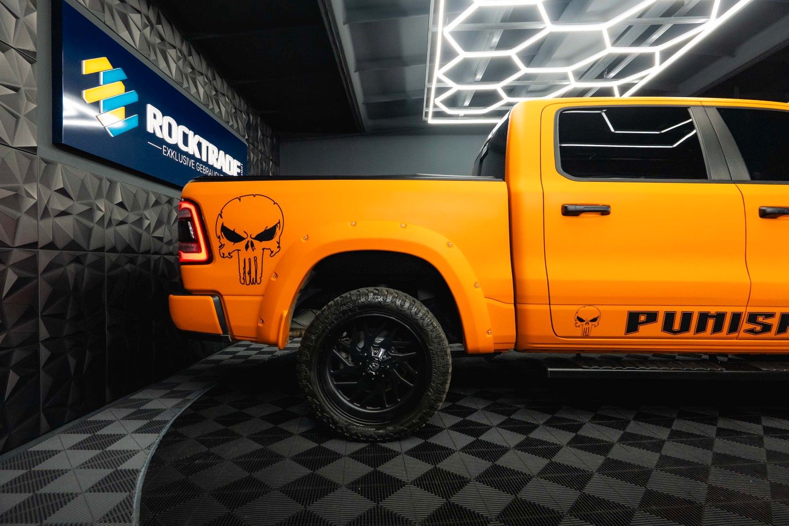 Dodge RAM 5.7 V8 HEMI 4x4 OFFROAD Night PUNISHER 19%