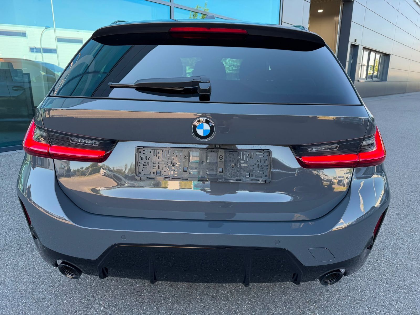 BMW 320 d xDrive M SPORT PRO*CARBON*HEAD UP*H&K*19*