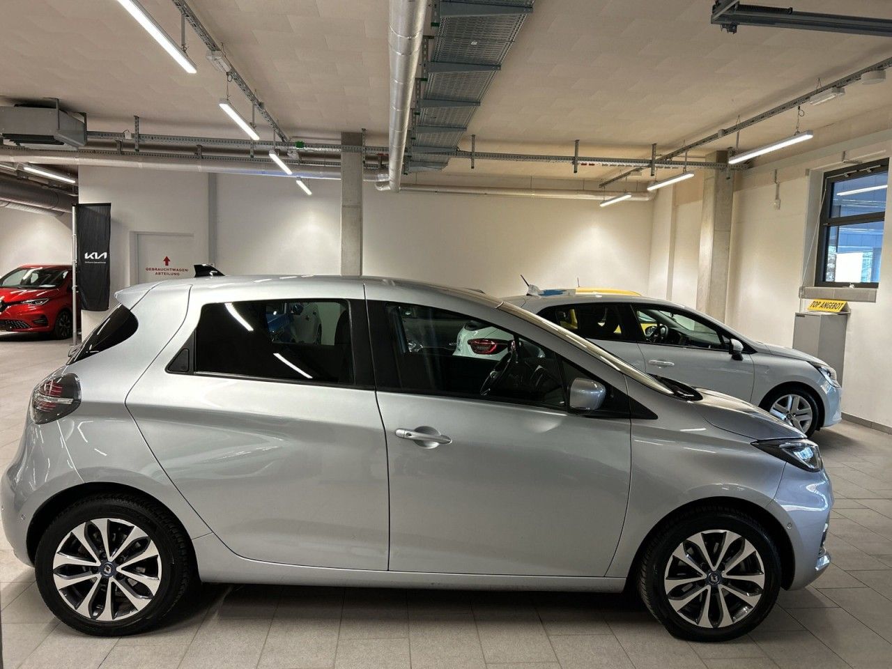 Renault Zoe Intens - Samsaru's Car Outlet