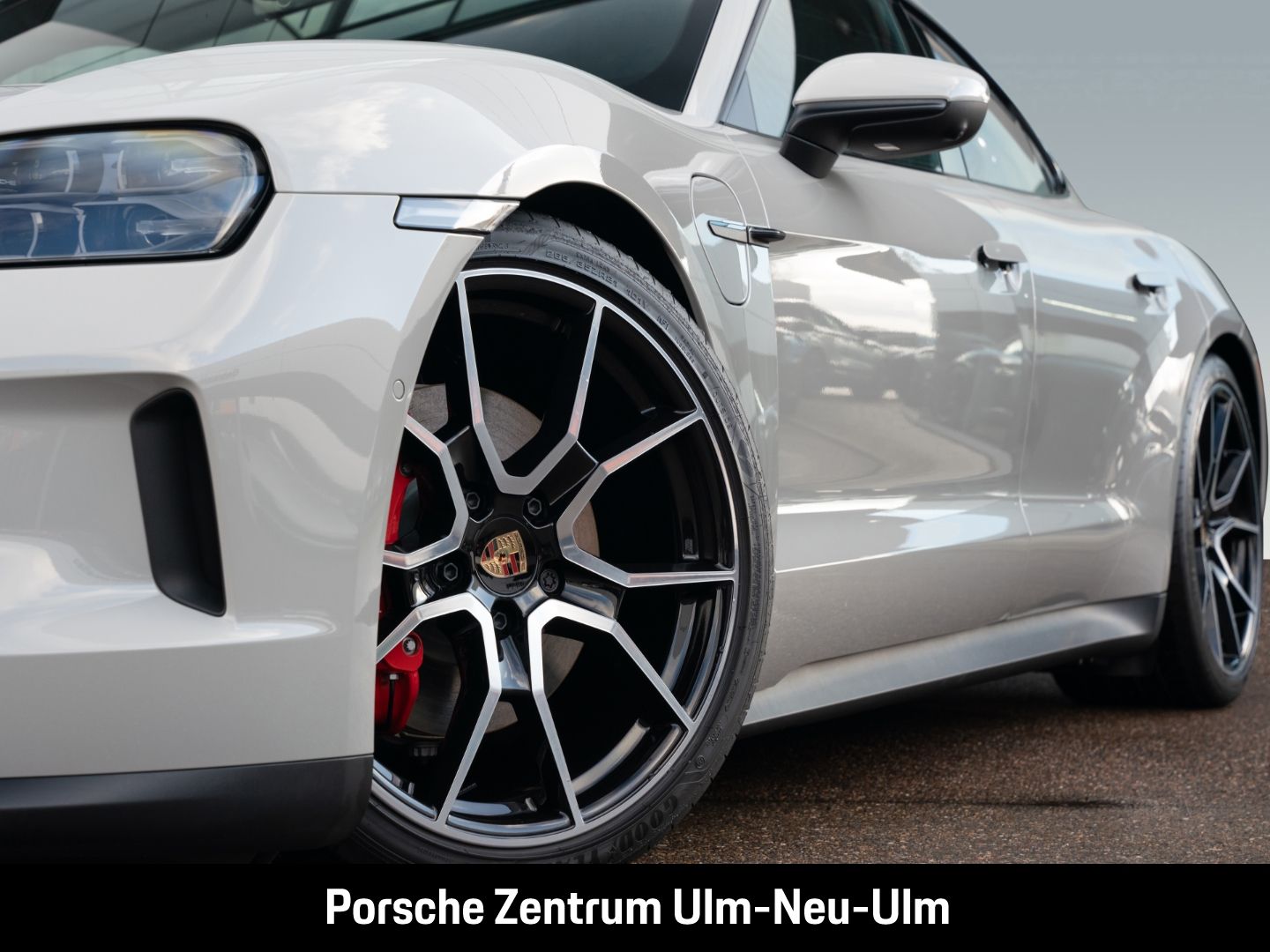 Porsche Taycan 4S Hinterachslenkung  HD-Matrix LED InnoD