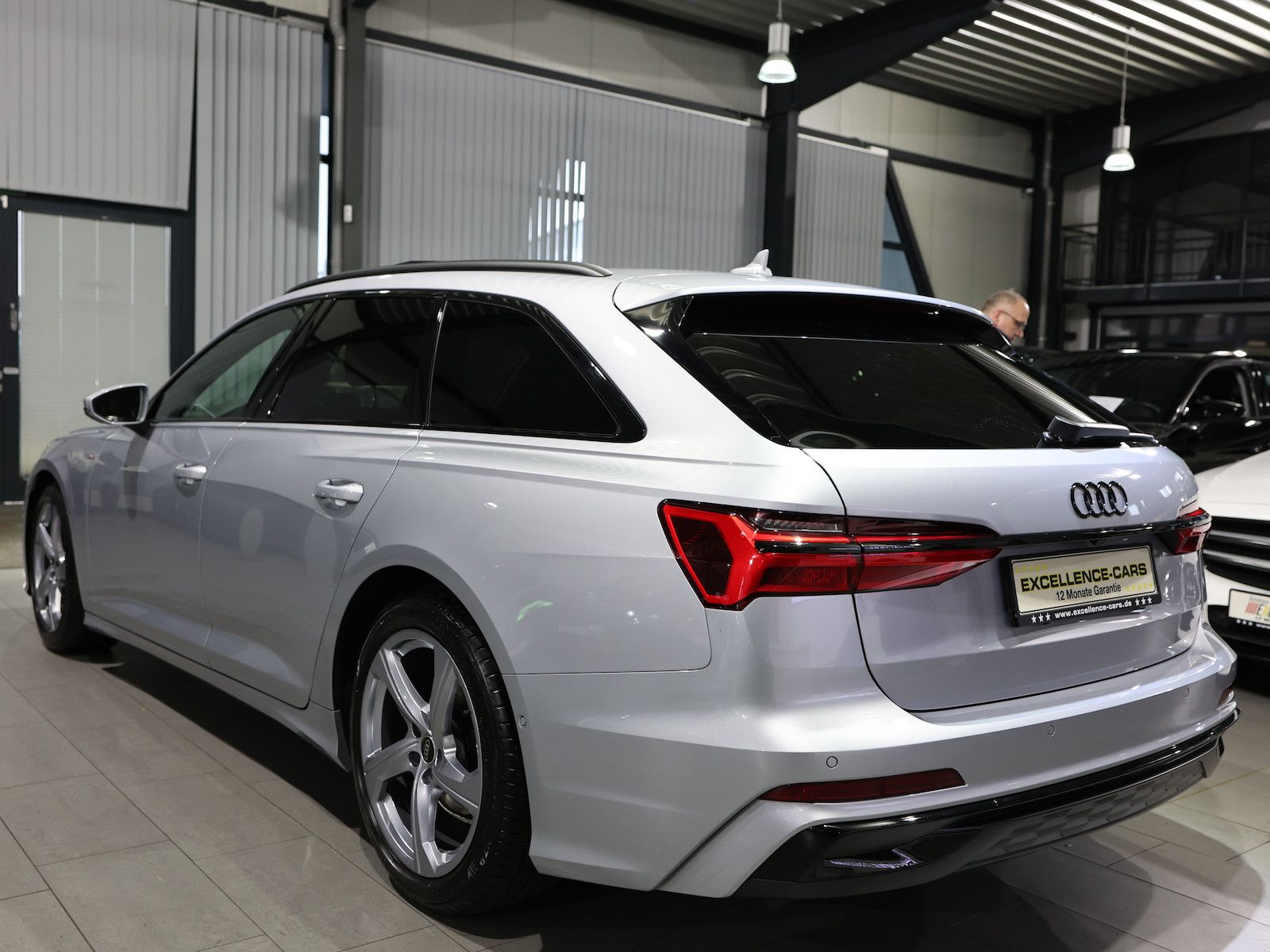 Audi A6 Avant 40 TDI S-LINE BLACK / PANORAMA, LED, VC