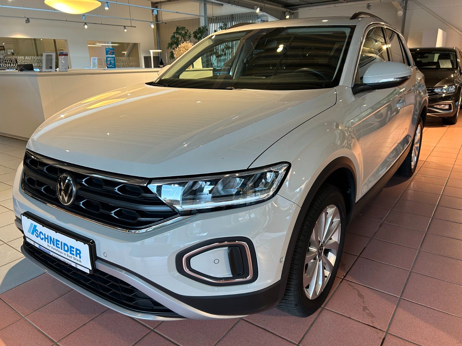 Volkswagen T-ROC Life - Samsaru's Car Outlet