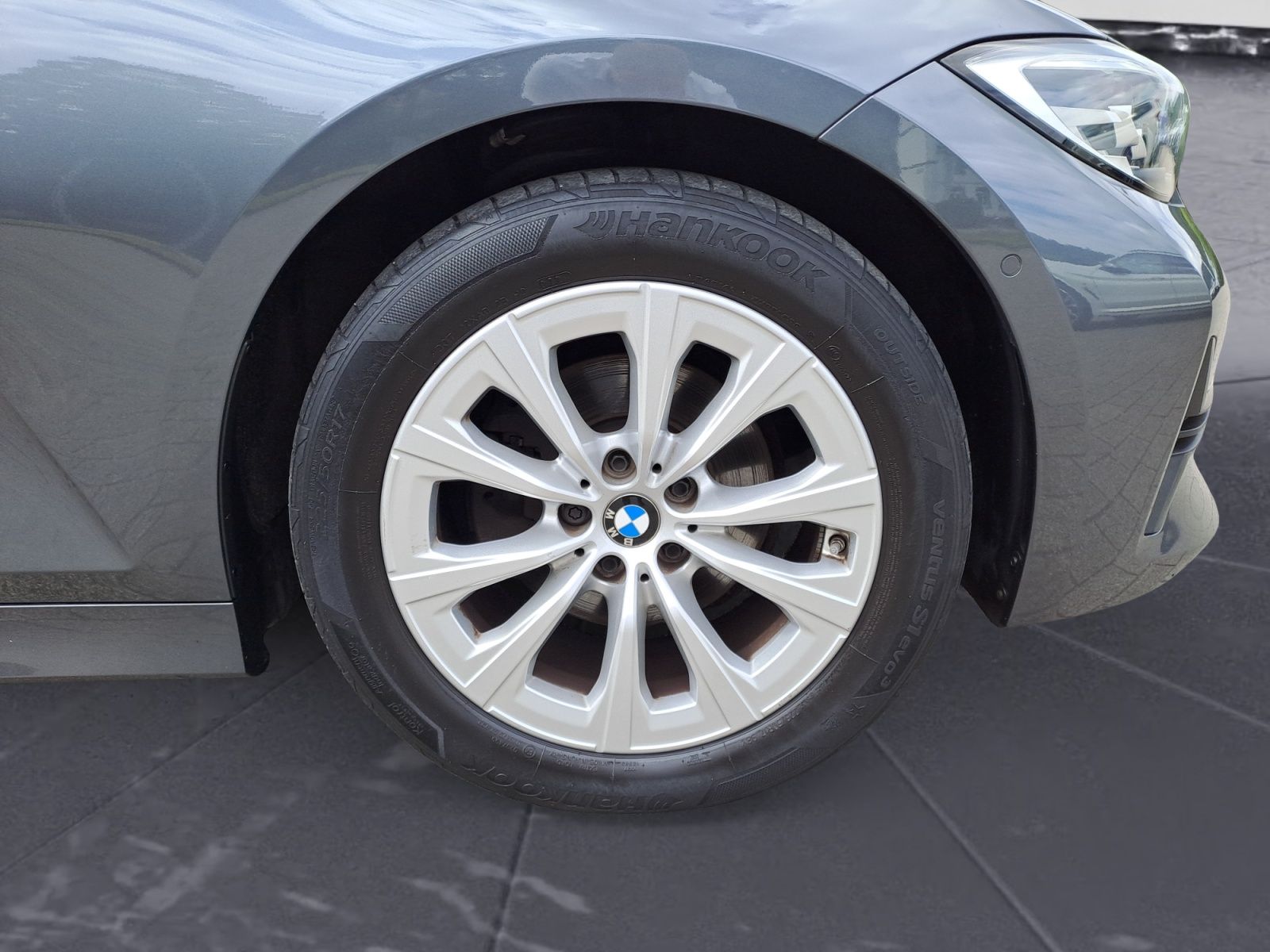 BMW 320d Touring Advantage - Samsaru's Car Outlet